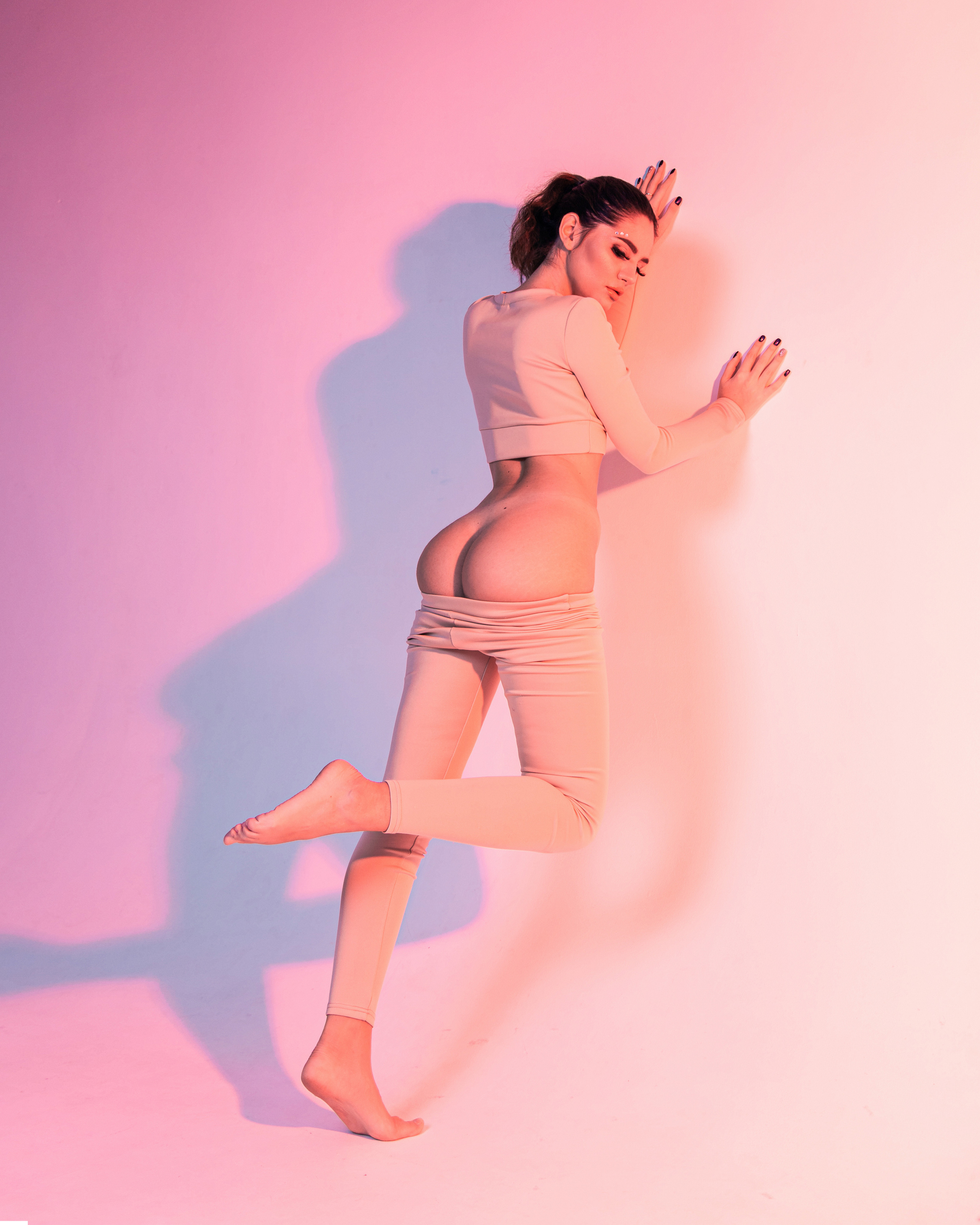 Tania. Photographe de voitures à Paris — Vitalii Motruk