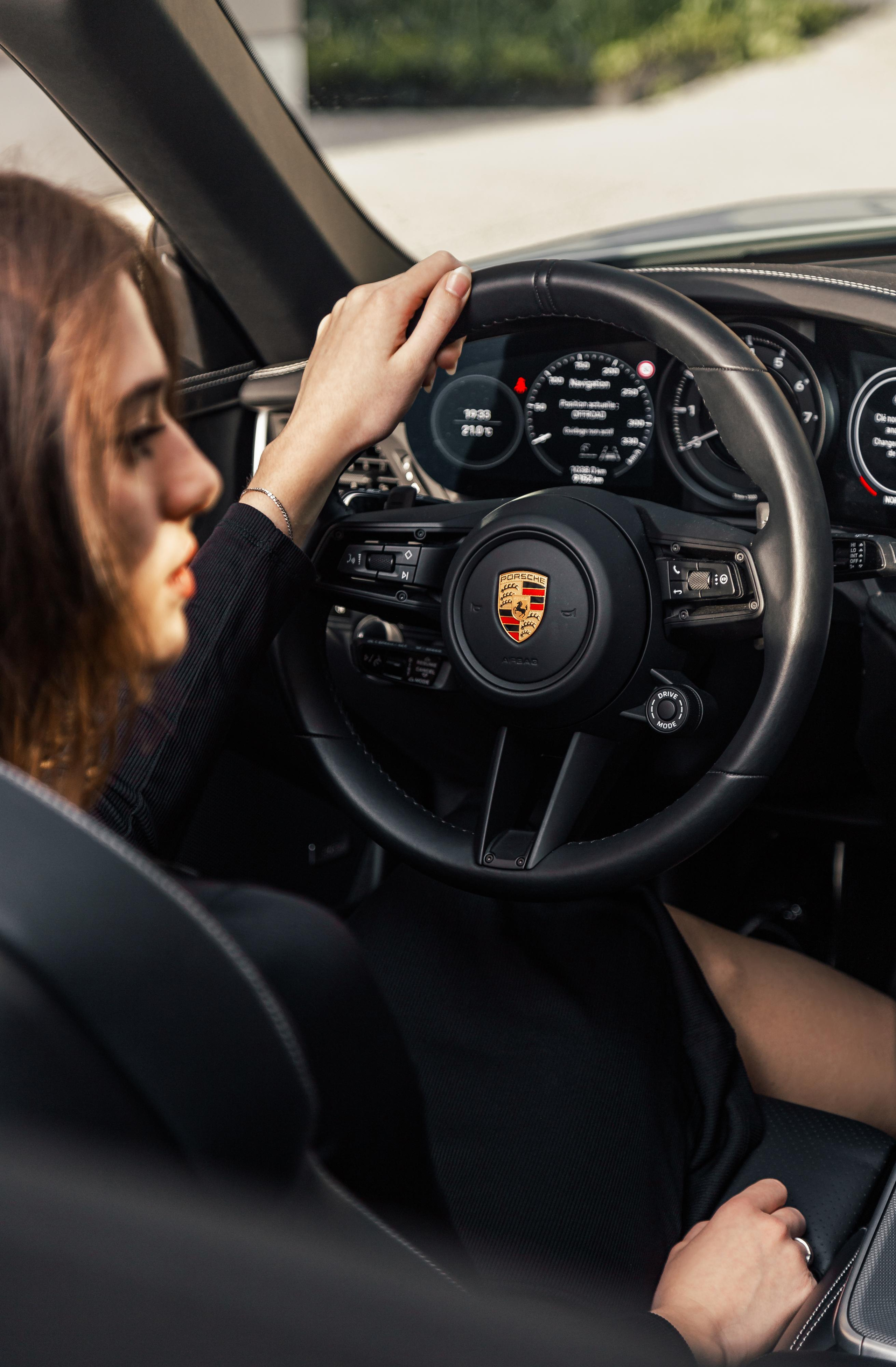 Anhelina x Porsche 911. Photographe de voitures à Paris — Vitalii Motruk