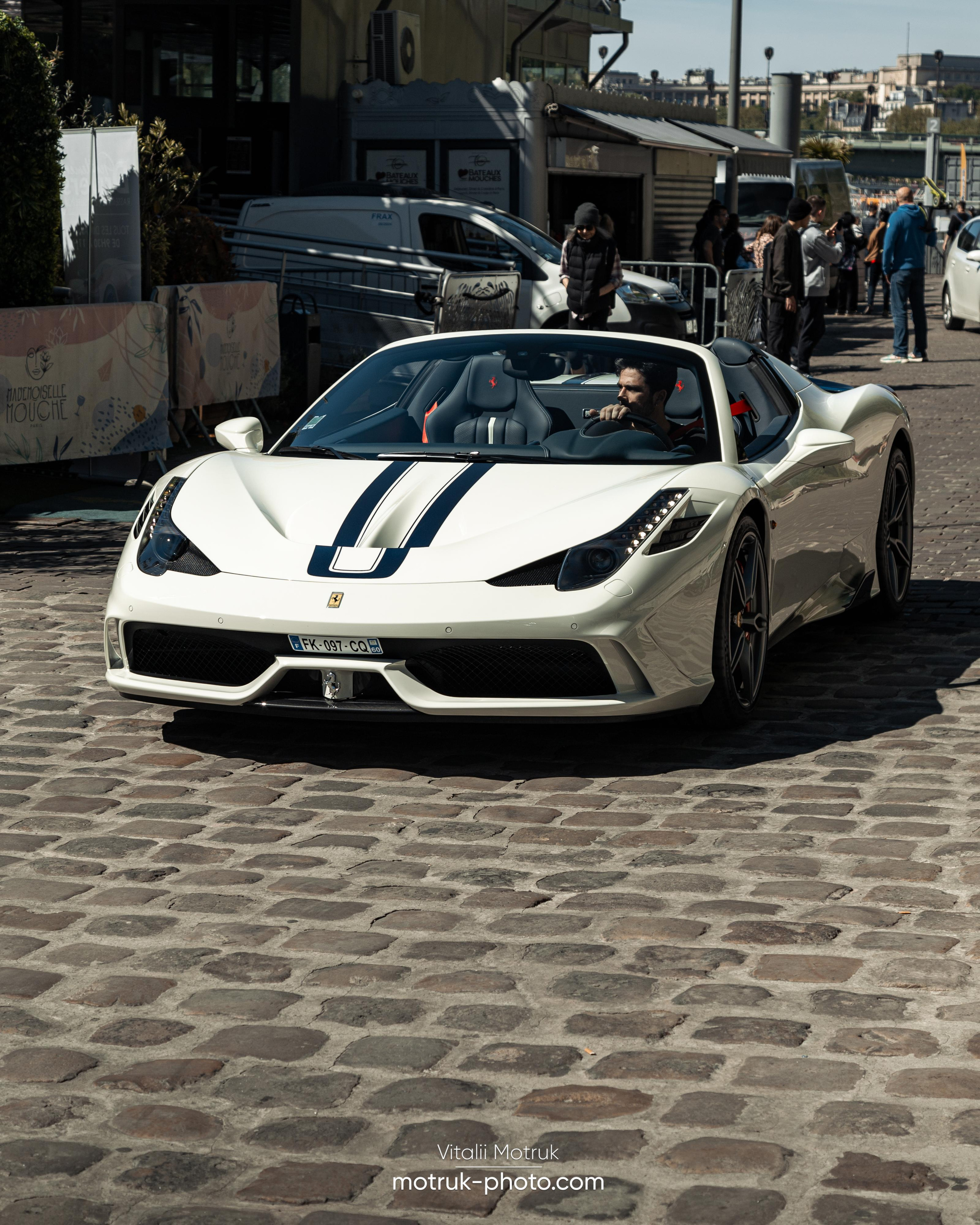 Bateaux Mouches 17 avril. Photographer in Paris — Vitalii Motruk