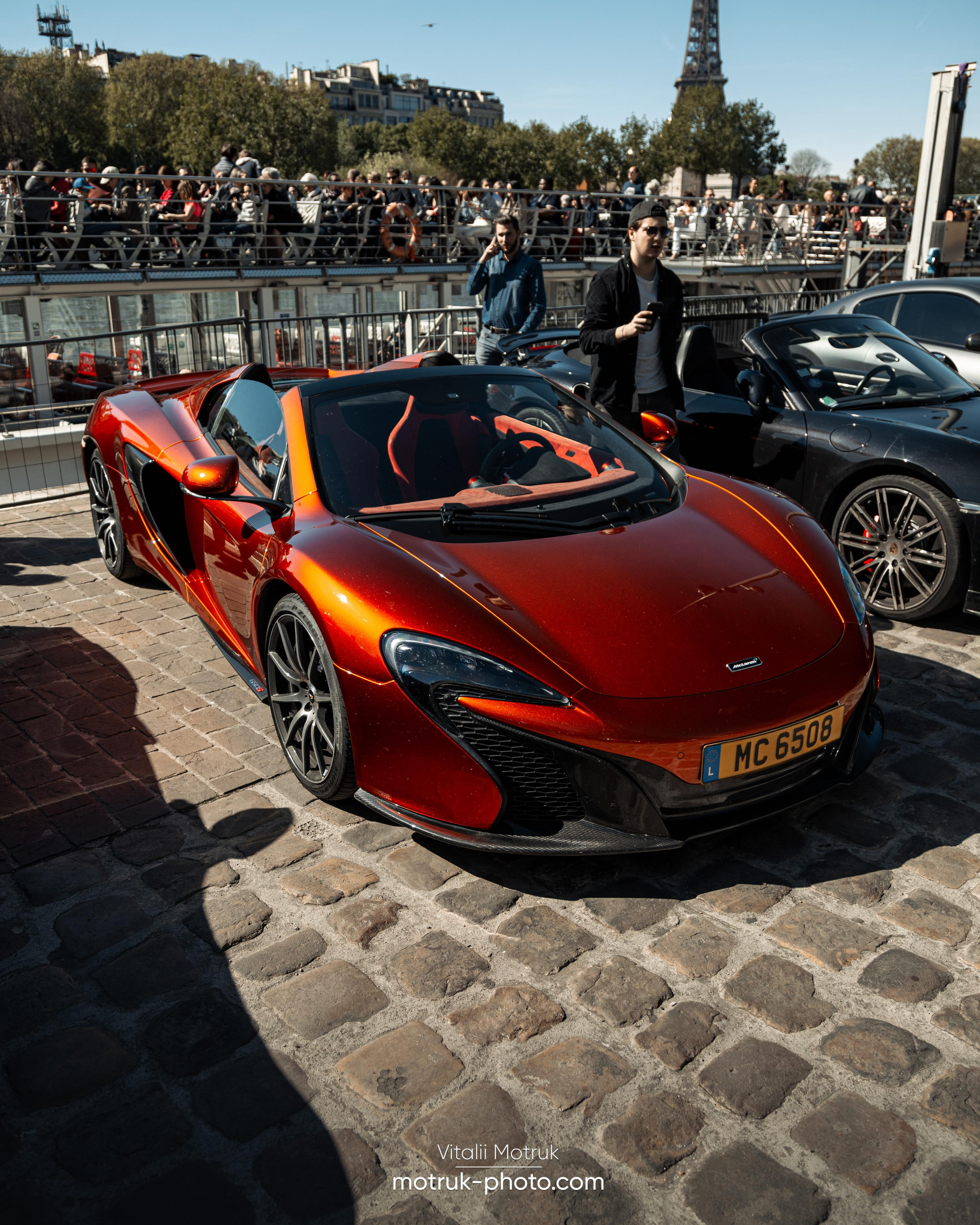 Bateaux Mouches 17 avril. Photographer in Paris — Vitalii Motruk