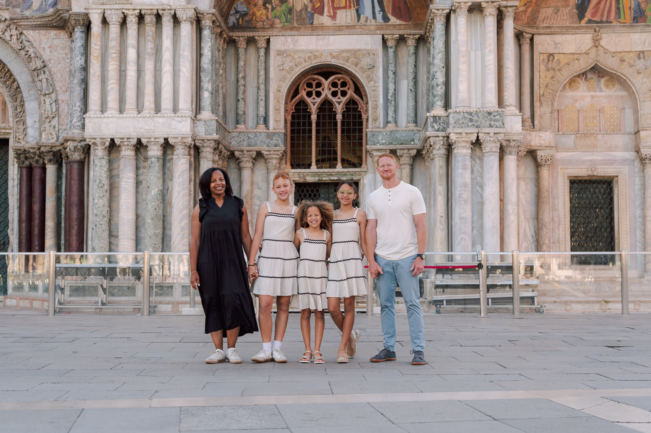 Eliza, Elena, Elliana, Teresa and Brad. Photographer in Venice Anna Terzi