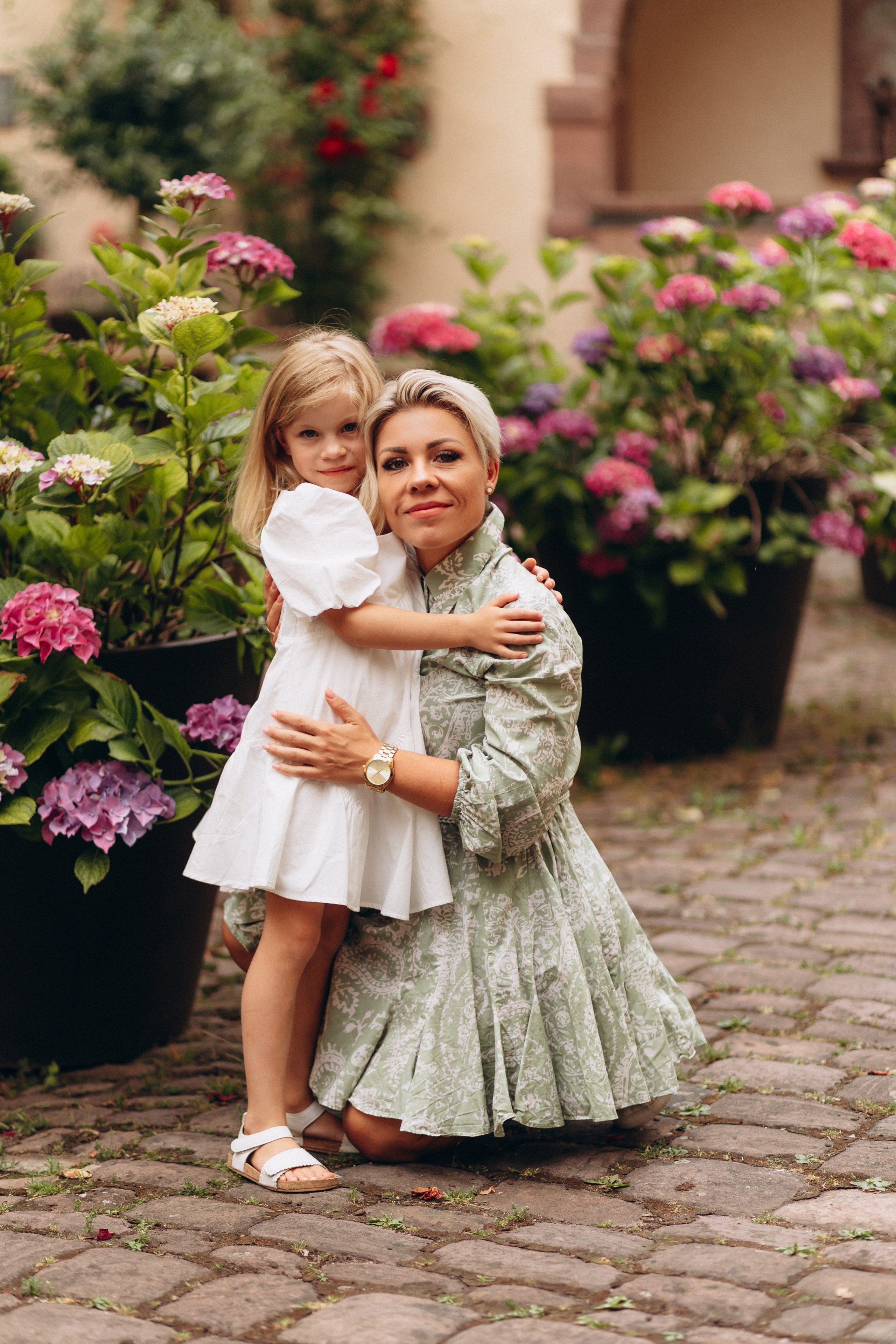 Pretty Family. Wedding and Family Photograph