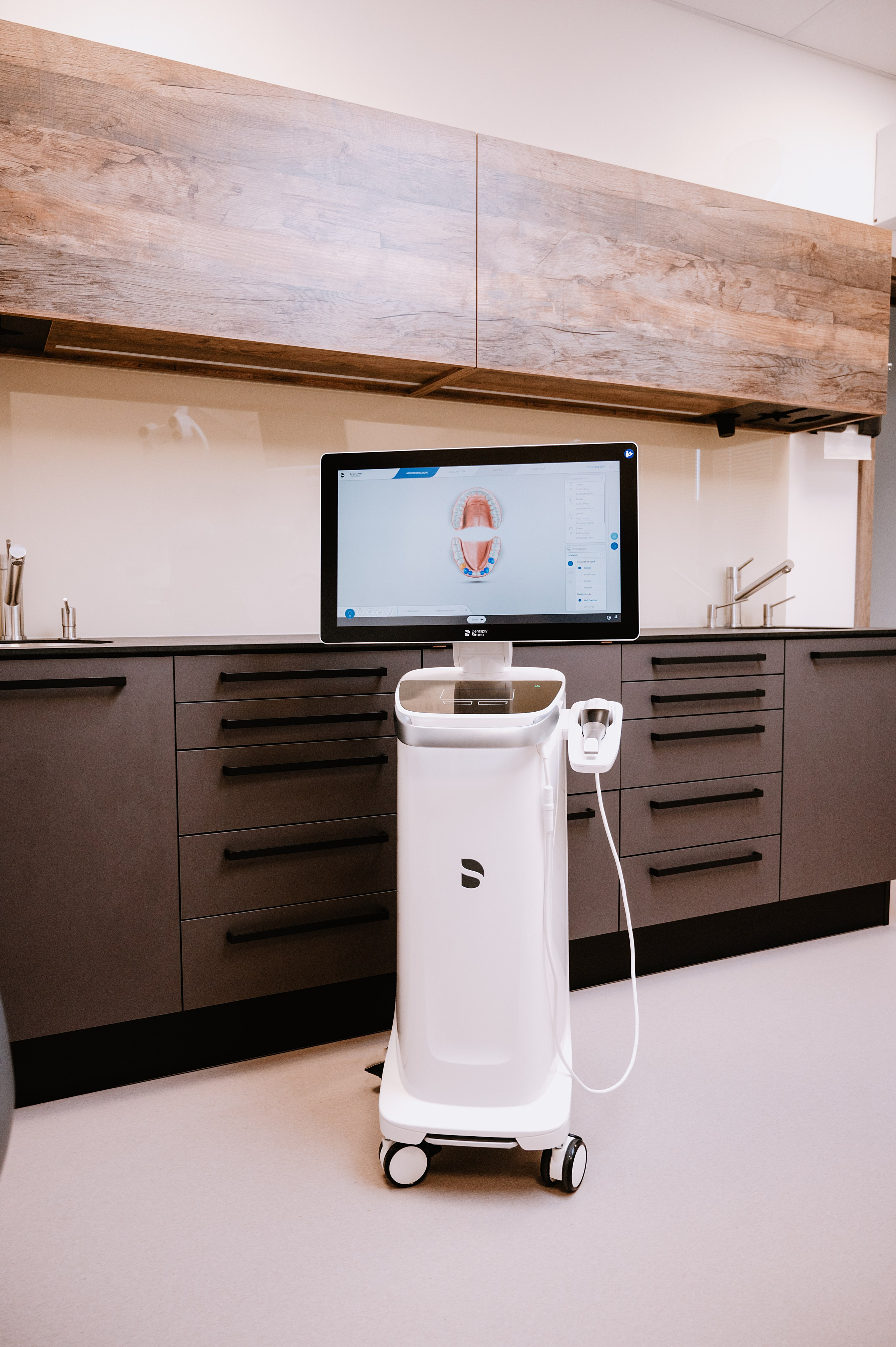 EDClinic dentistry in Prague. ANNA-MARIA PHOTO CONTENT CREATOR — фотограф, естет, художник і візуальний експерт Instagram у Празі