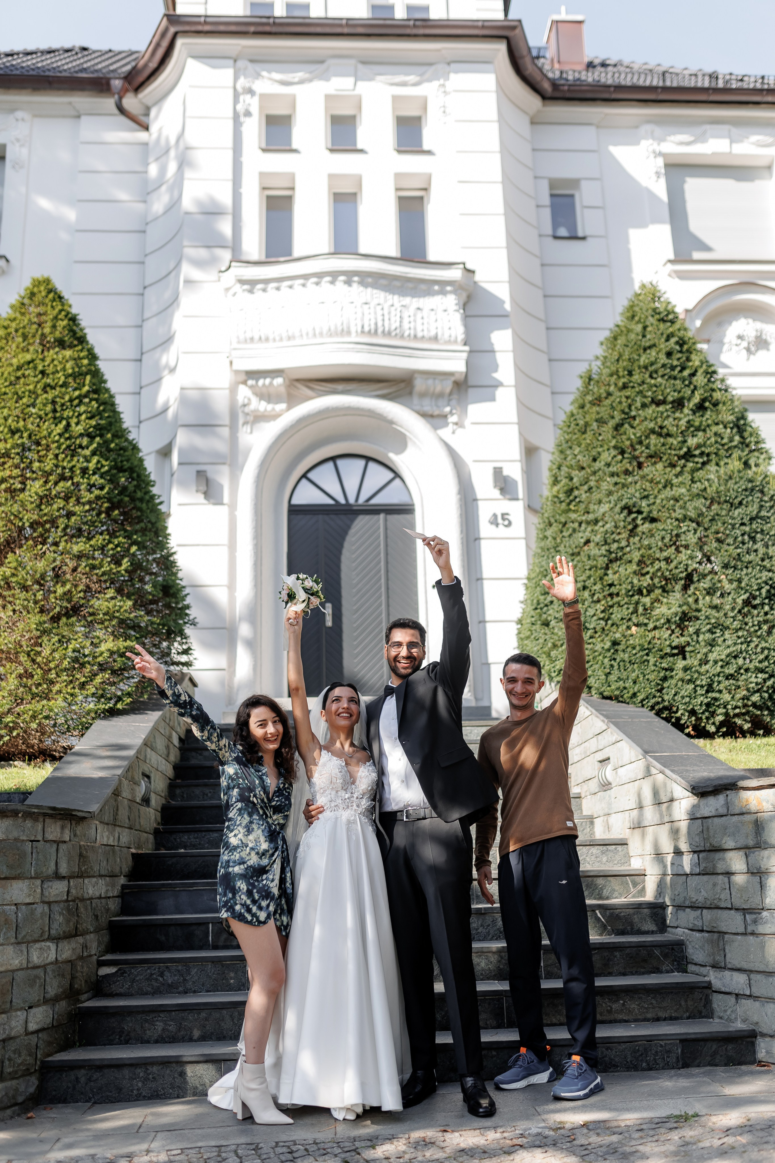 Intime Trauung im Aserbeidschanischen Konsulat. Hochzeitsfotografie in Berlin Nataliia Schütze