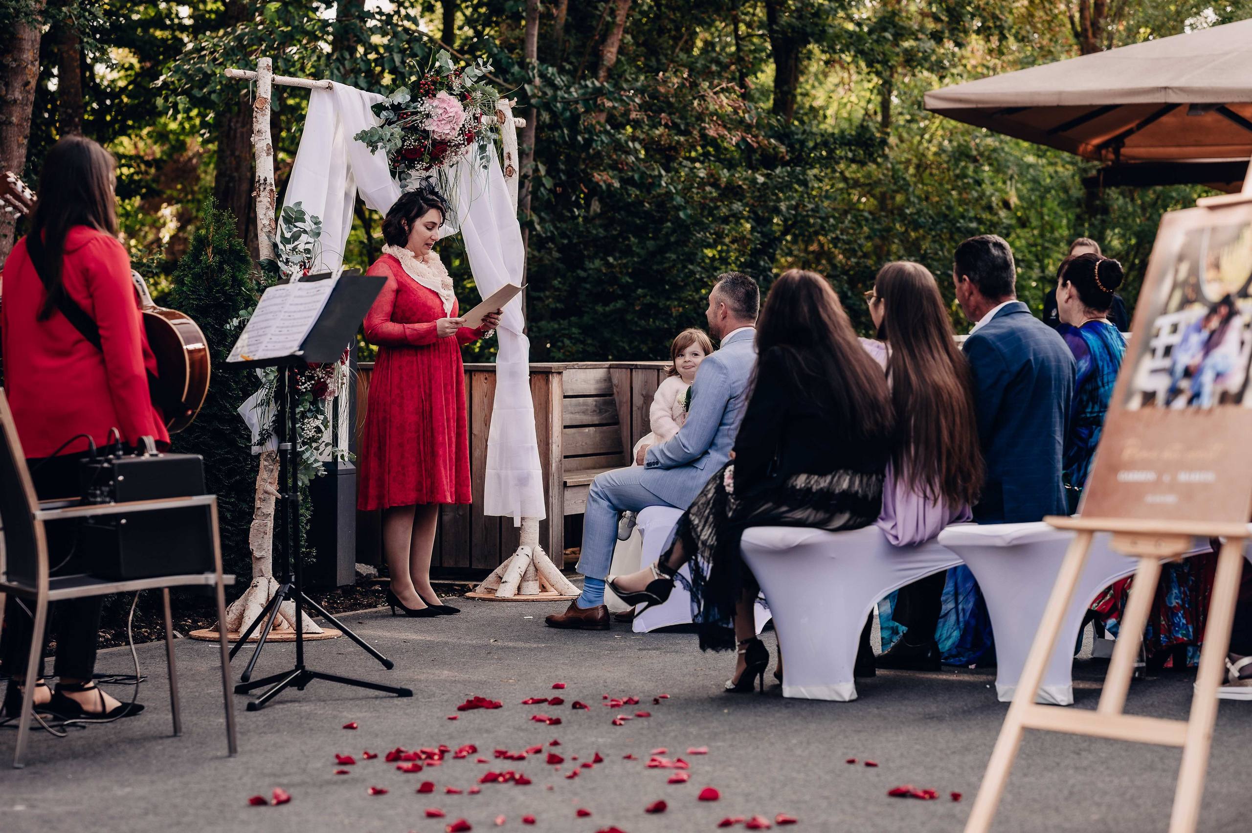 Freie Trauung in Würzburg – Marius & Carmen. Authentische, emotionale, zeitlose Hochzeitsfotografie aus Albstadt