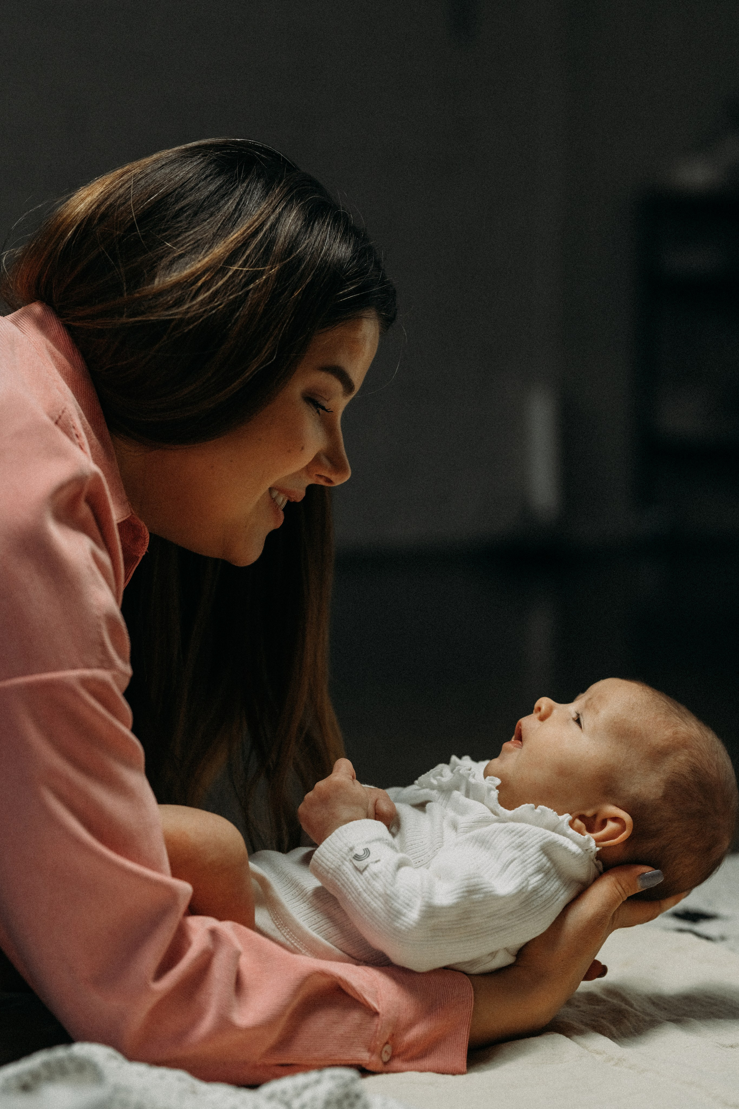 Family, bnw, photoshoot. Wedding and portrait photographer in Helsinki Vickan O