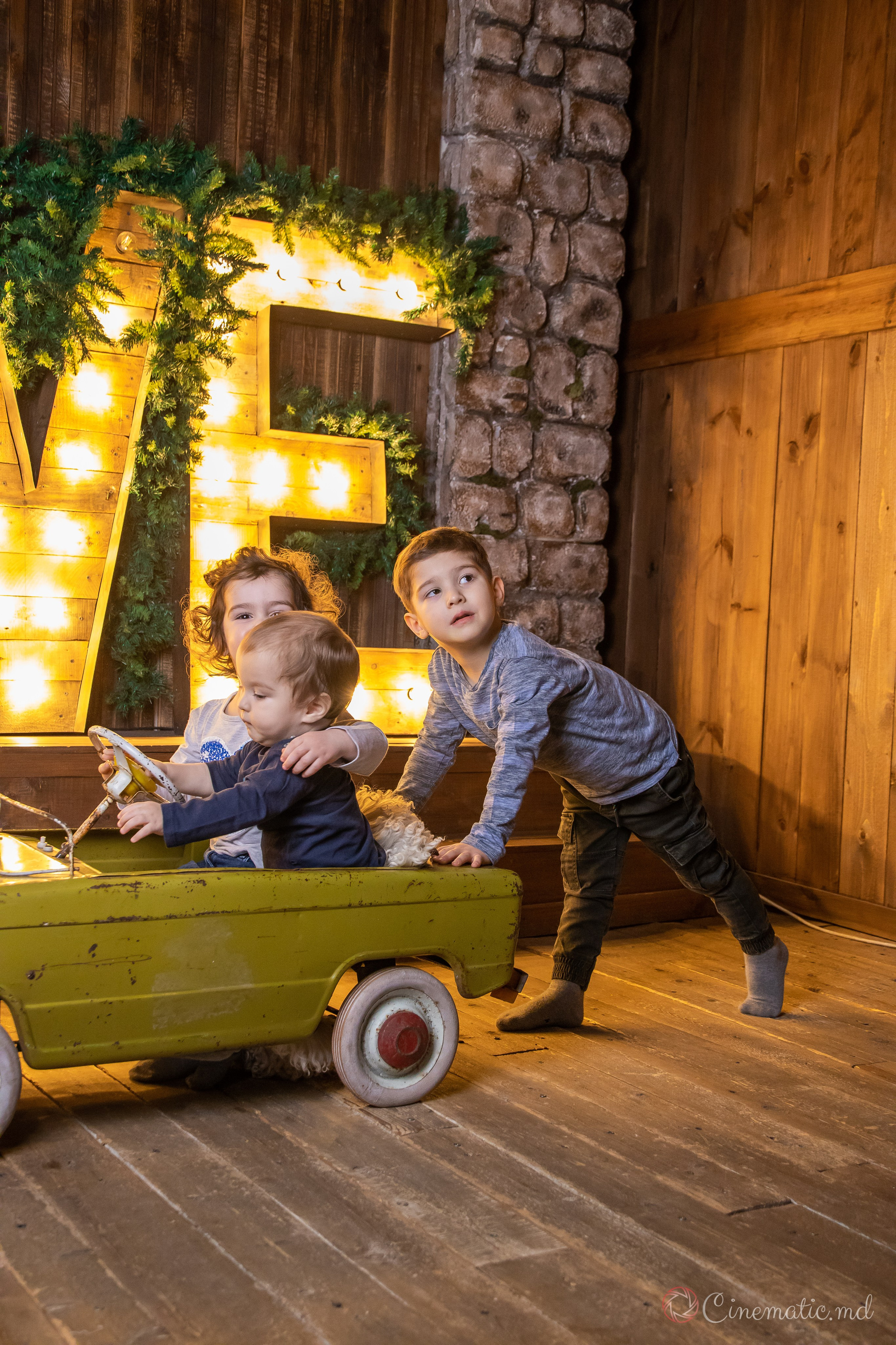 Sedinta foto de Revelion. ✔️ Servicii foto si video in Chisinau Moldova - Cinematic.md