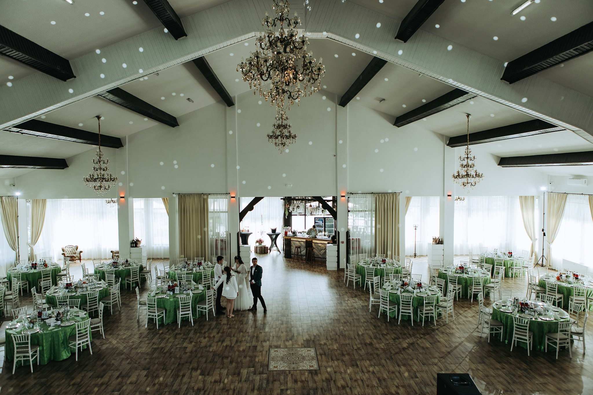 Radu si Diana. Wedding photographer and videographer