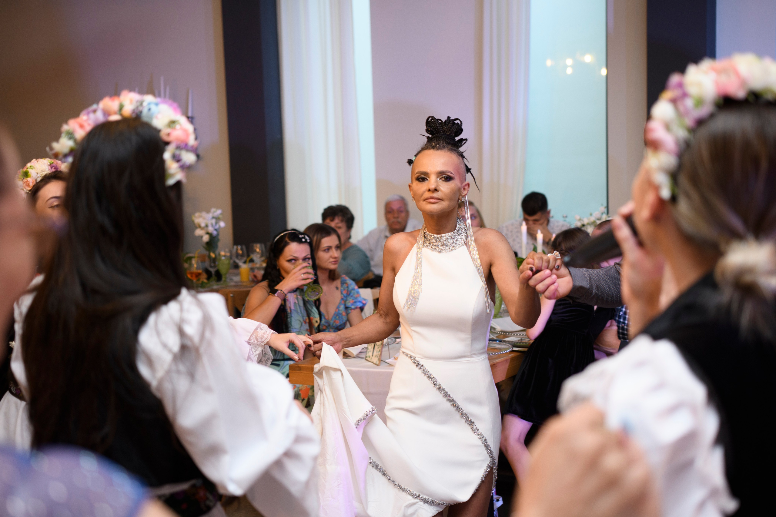 Fotografii Nunta + Botez Ciresul Salbatic. MDimaFotoStudio. Fotograf de nuntă, evenimente private și de familie