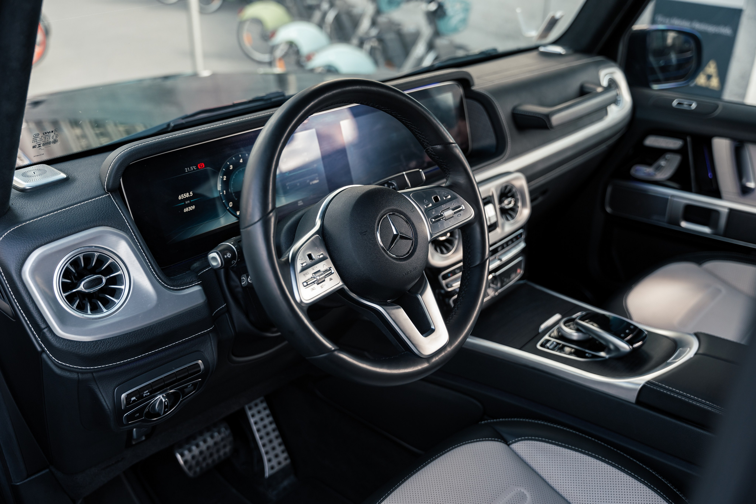 Mercedes-Benz G500. Photographe de voitures à Paris — Vitalii Motruk