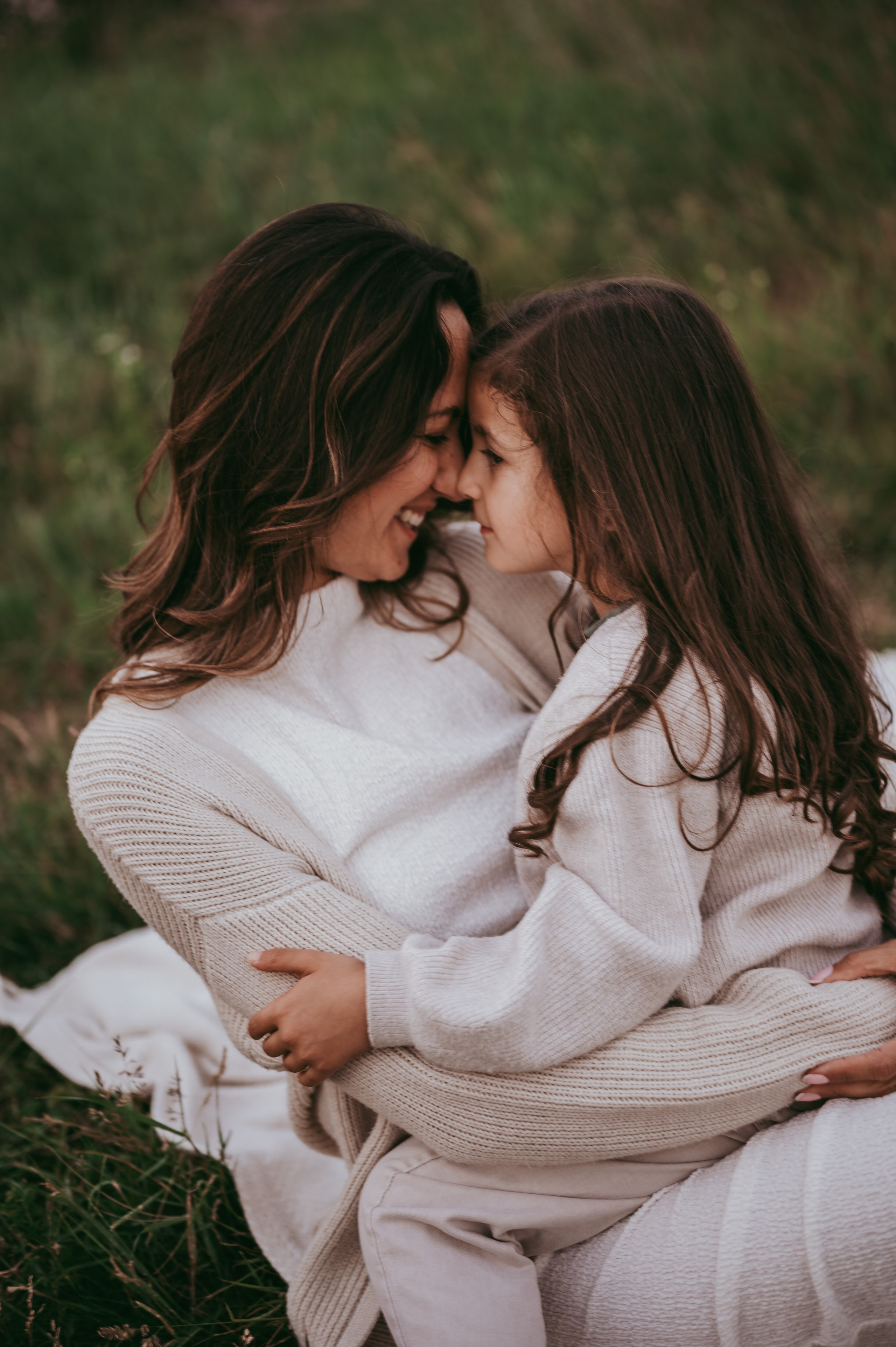 Bojana i Srna / mammy and me photosession. Deciji i porodicni fotograf u Beogradu Oksana Skendzic