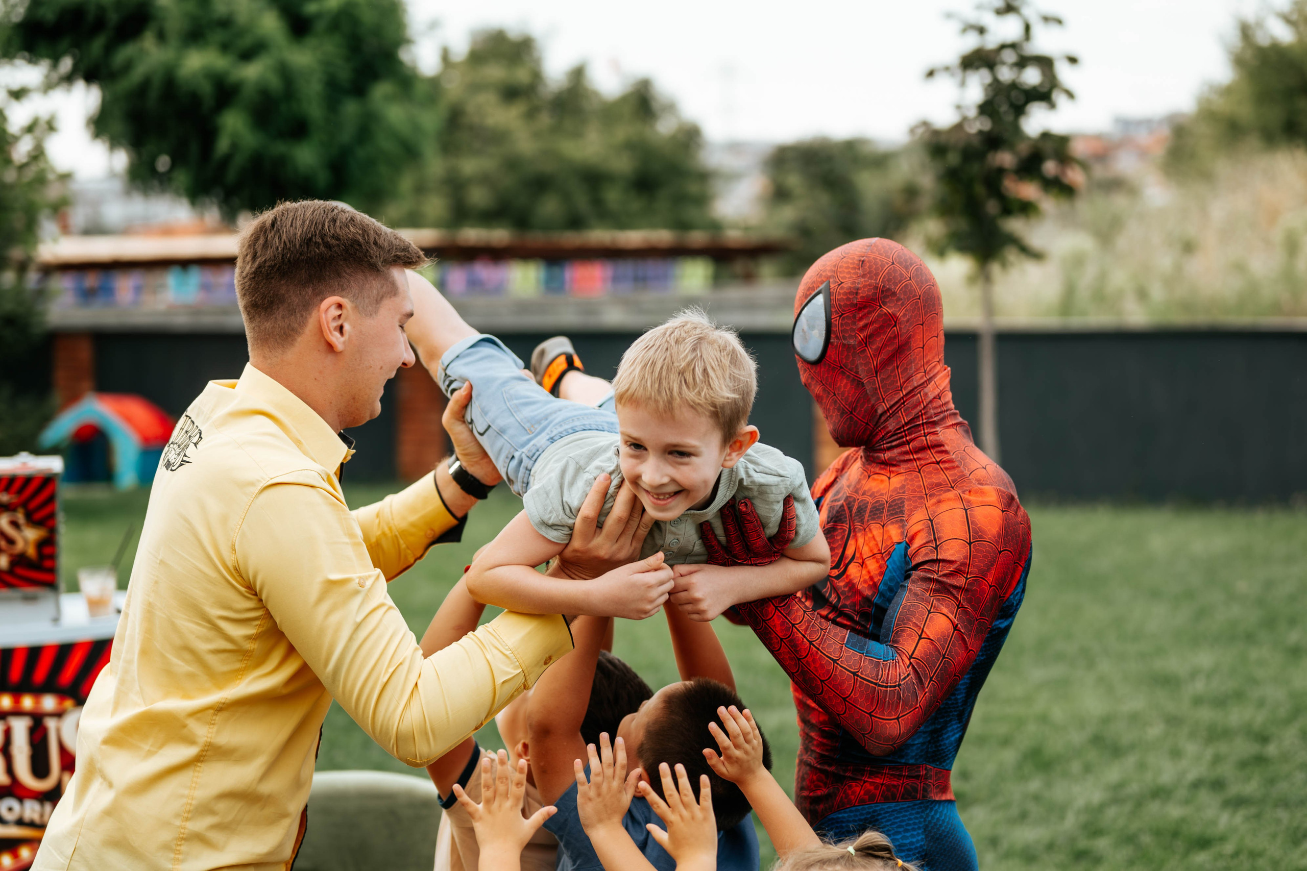 FOTOGRAFISANJE ROĐENDANA. Dečiji i porodični fotograf