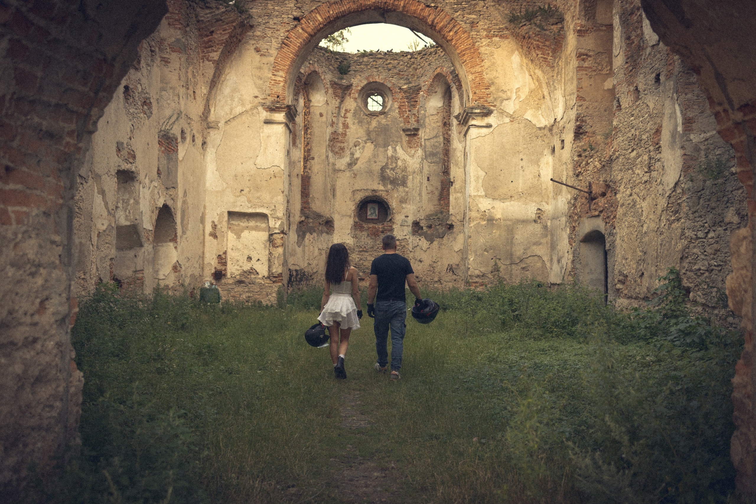 Balade en moto. Histoires d’amour, séances photos de famille et de mariage en France