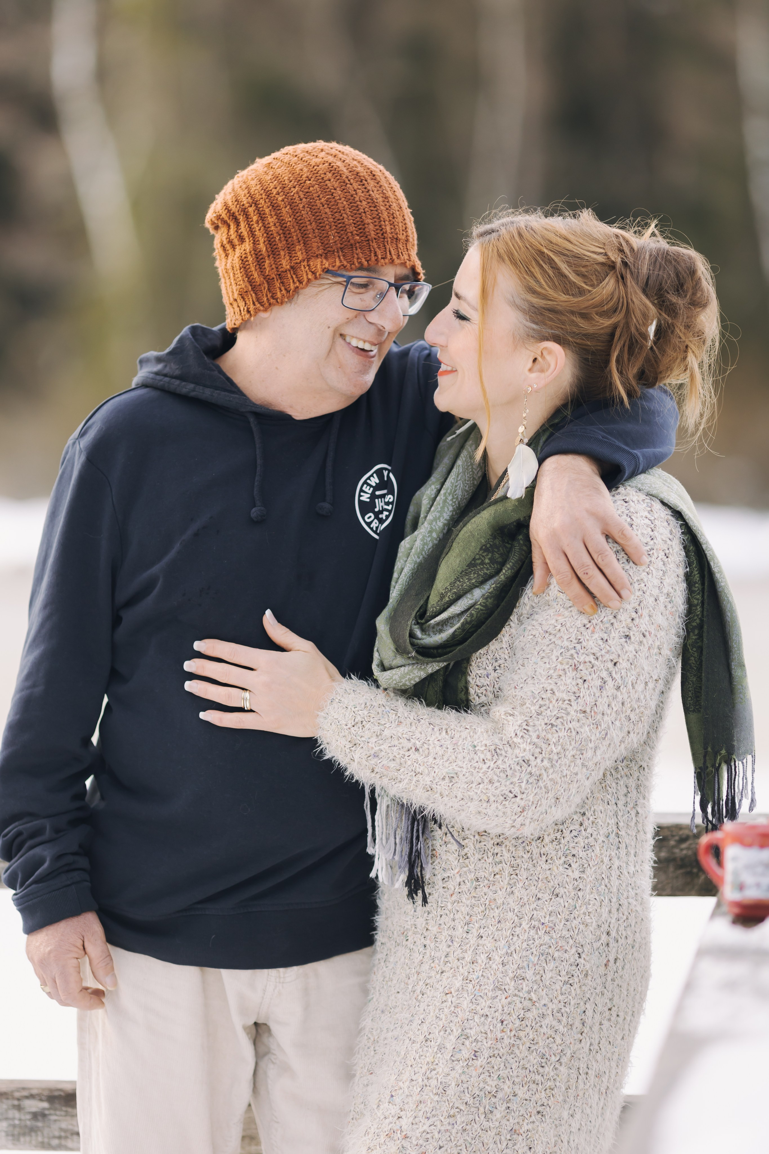 Weihnachts-Fotoshooting im Freien. Adelya Tomin