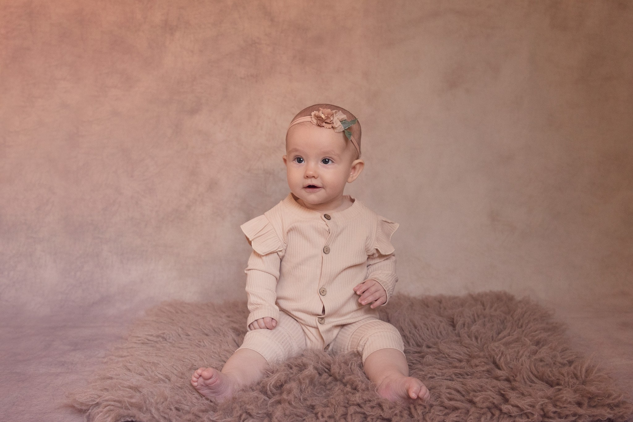 Emmi 6 Months. Maternity Newborn and Family photographer Hamburg Claire Hambley