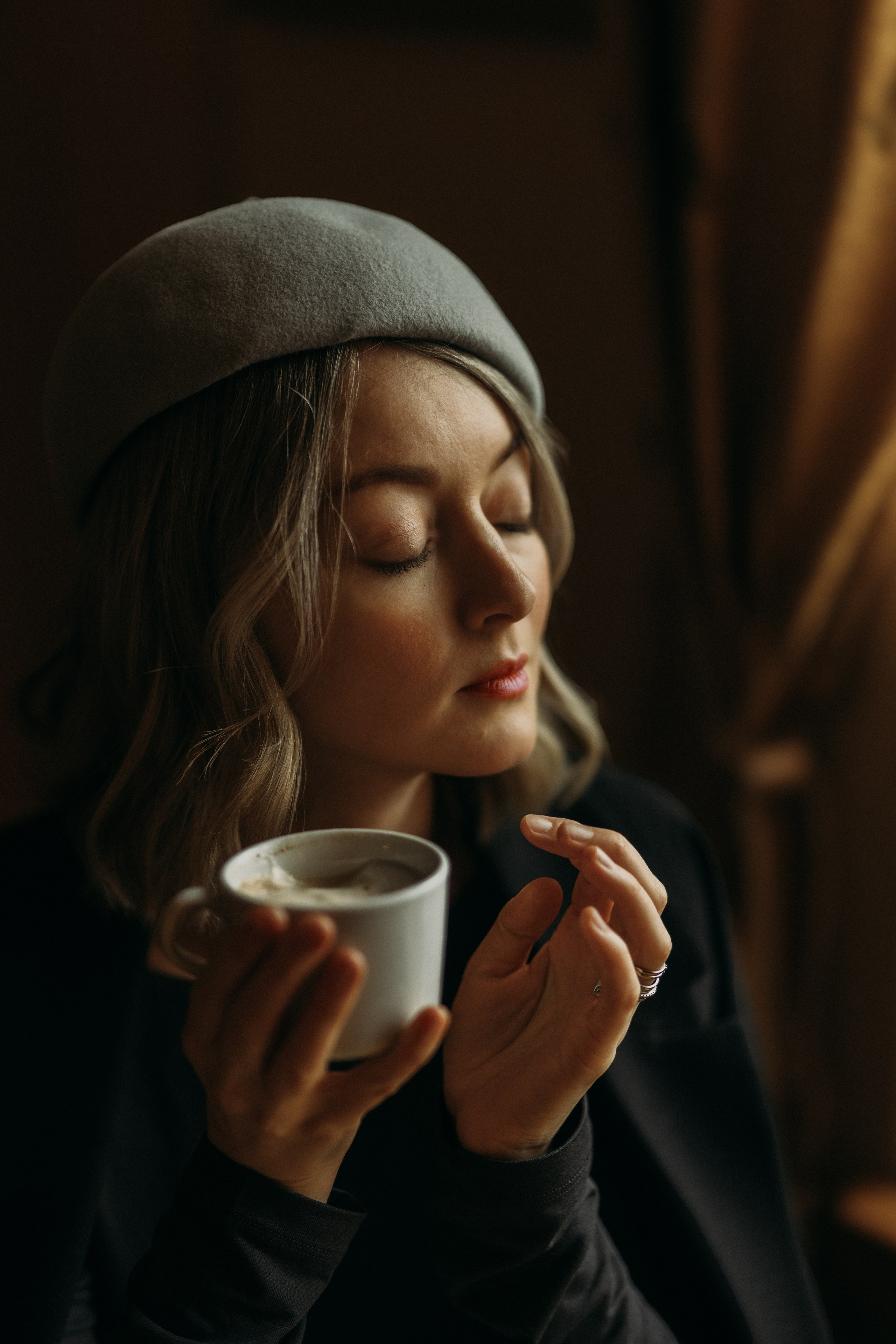 Woman phoshoot. Wedding and portrait photographer in Helsinki Vickan O