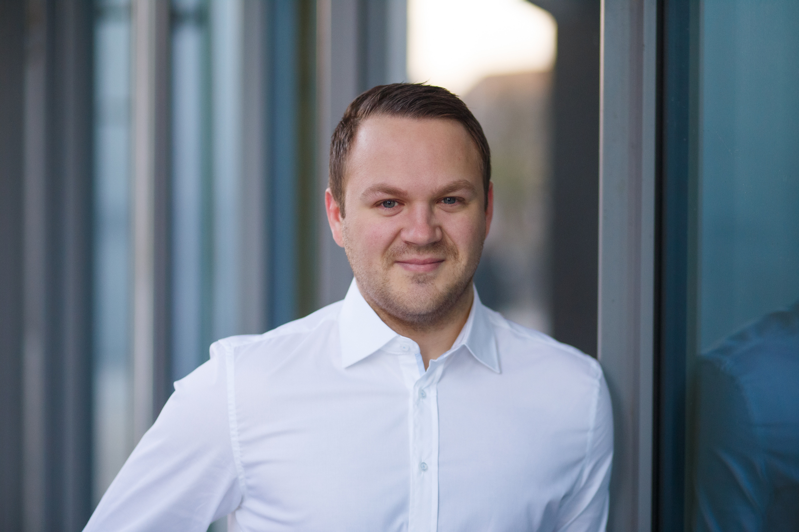 Bewerbungsfoto, Passfoto, Fotograf in Hamburg. Fotografin Hamburg Reinbek Elizaveta Romanova