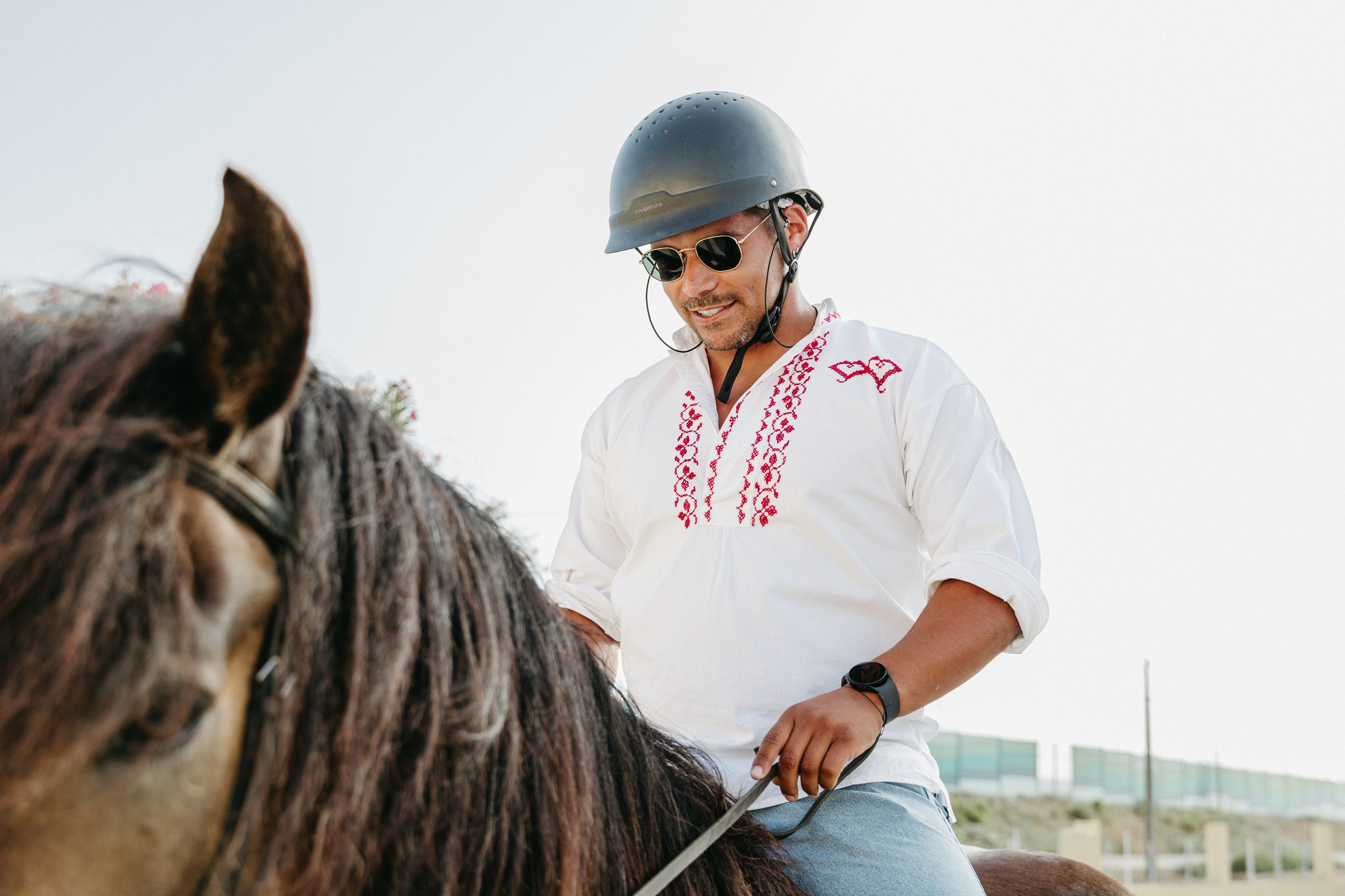 Marlene & Tiago com filhos. Passeios a Cavalo na Praia Peniche | Eco Salgados Agroturismo