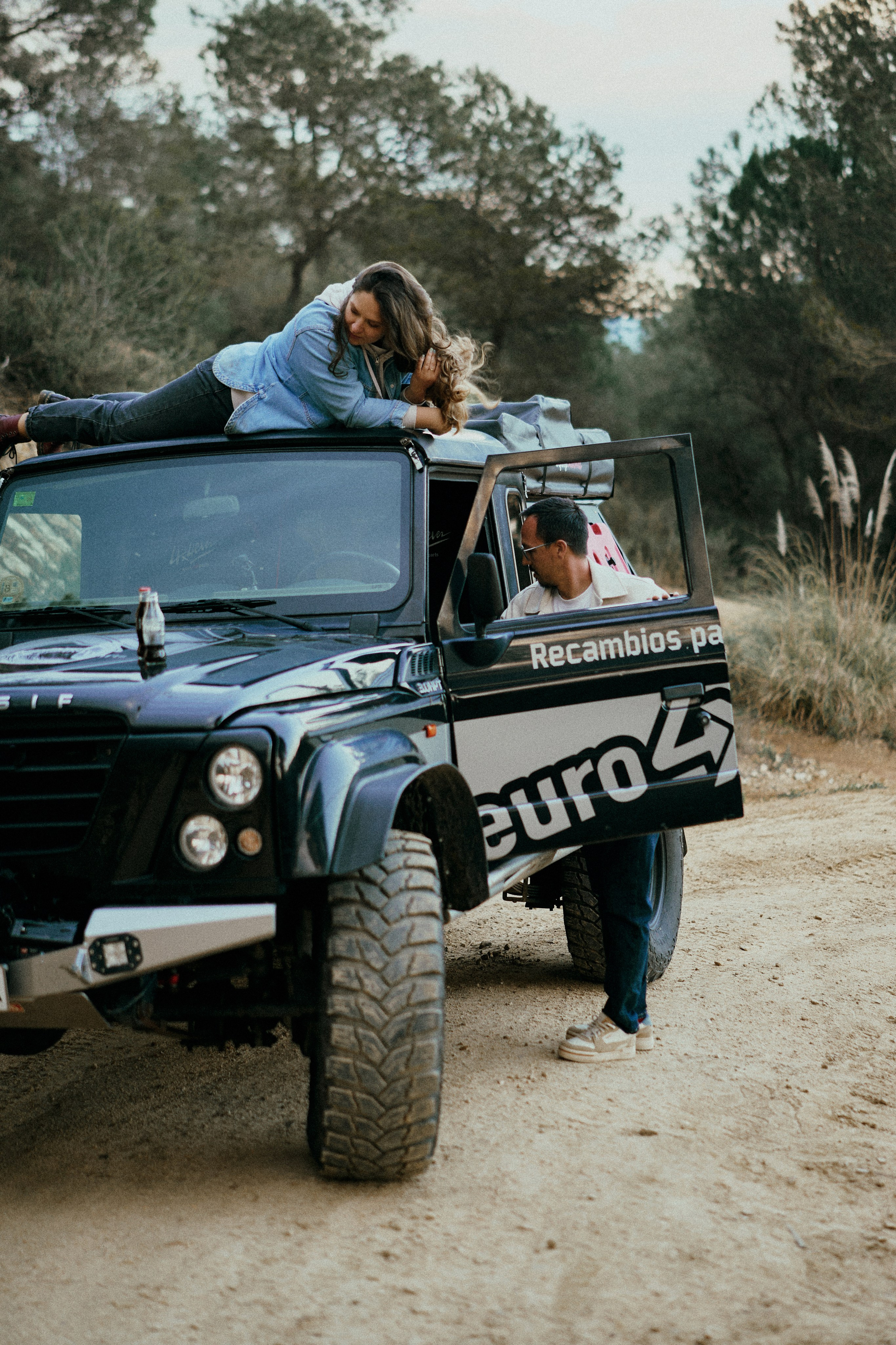 Луис и Лена. Машина. Фотограф в Барселоне Жанна Захарченко