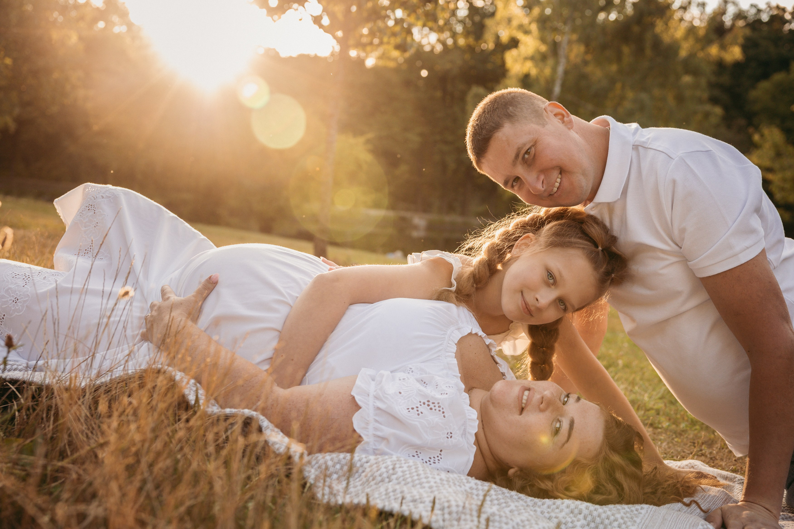 Tehotenské Focení ve přírodě. Lifestyle and Family Photographer in Pisek Oxana Telupilova