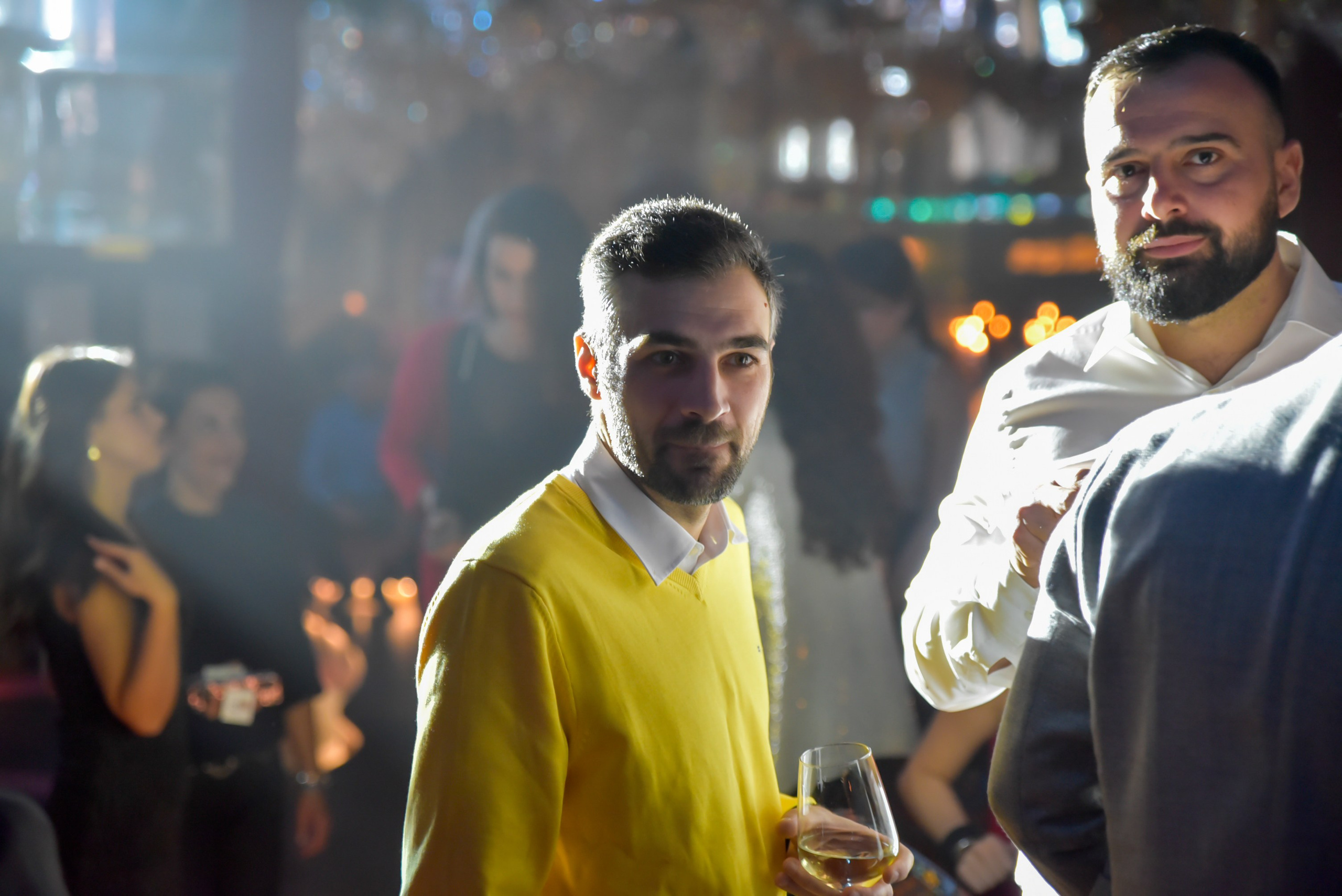 Corporate photographer, business photo session, corporate photographer price, Professional Services for Business Events, Business portraits, photos for events organized by companies, product photography, Bucharest business photos, Bucharest professional photos, Professional portrait photos