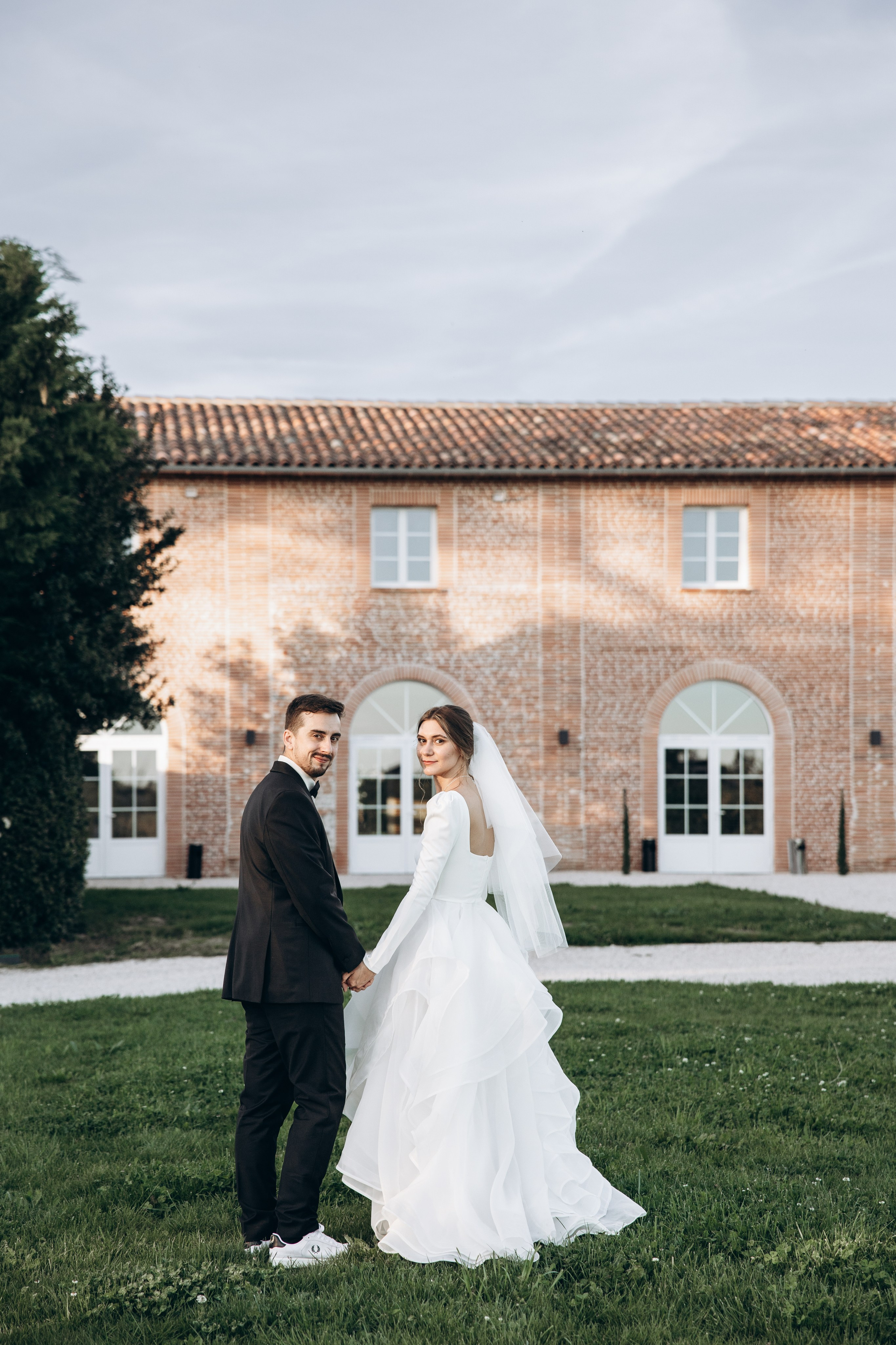 Wedding session in Domaine du T. Eugenie Smirnova — wedding, corporate and lifestyle photographer in Toulouse and Southwest France