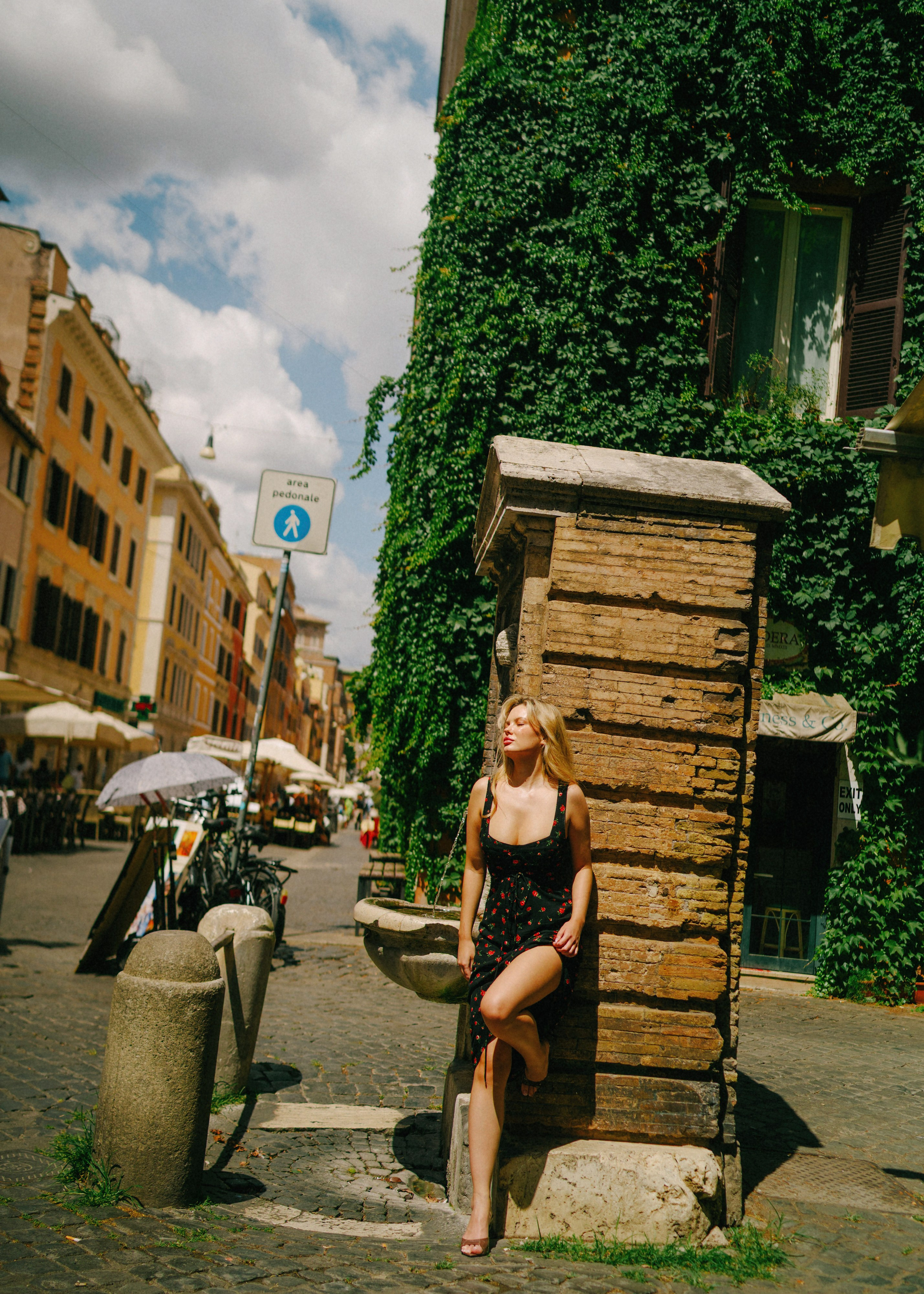 Tanya at Borgo Pio. Photographer in Rome and Italy. Stas Varych