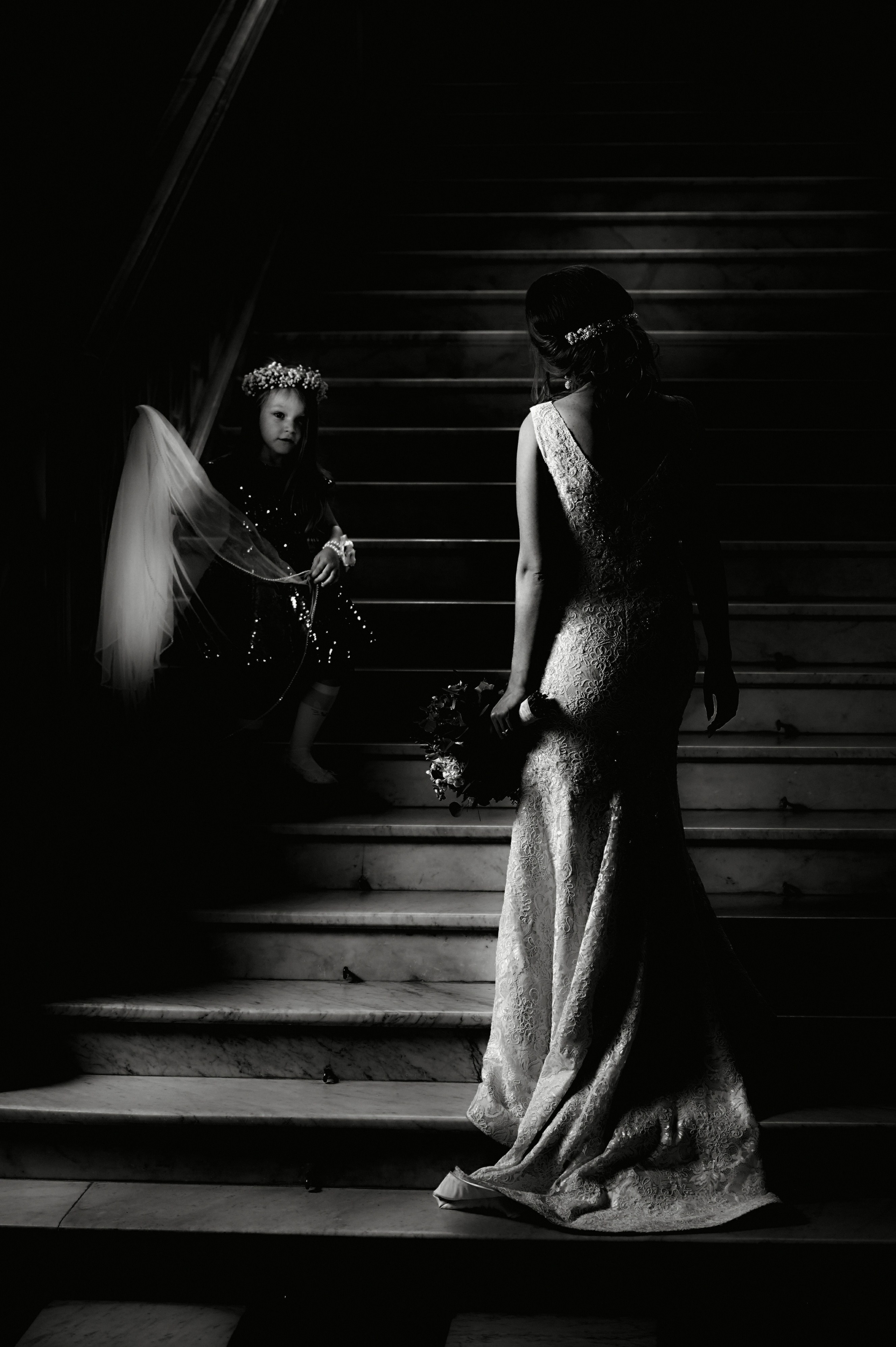 Fotograf profesionist de nuntă. Cu o abordare creativă și tehnici unice, spunem povestea voastră prin imagini pline de iubire și naturalețe. Descoperă arta fotografiei de nuntă . Fotograf Iasi, fotograf de nunta Suceava. Fotografii de nuntă. Pachet fotografii de nuntă. Fotograf Iasi, fotograf Suceava, fotograf Botosani, fotograf Romania. Servicii foto nuntă. Servicii foto-video.