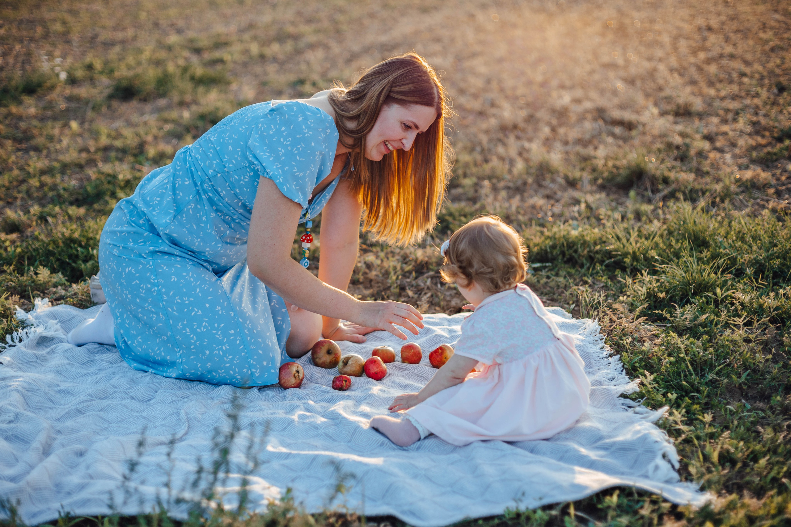Lina & Julia. Natalia Belov Familien - und Hochzeitsfotografin