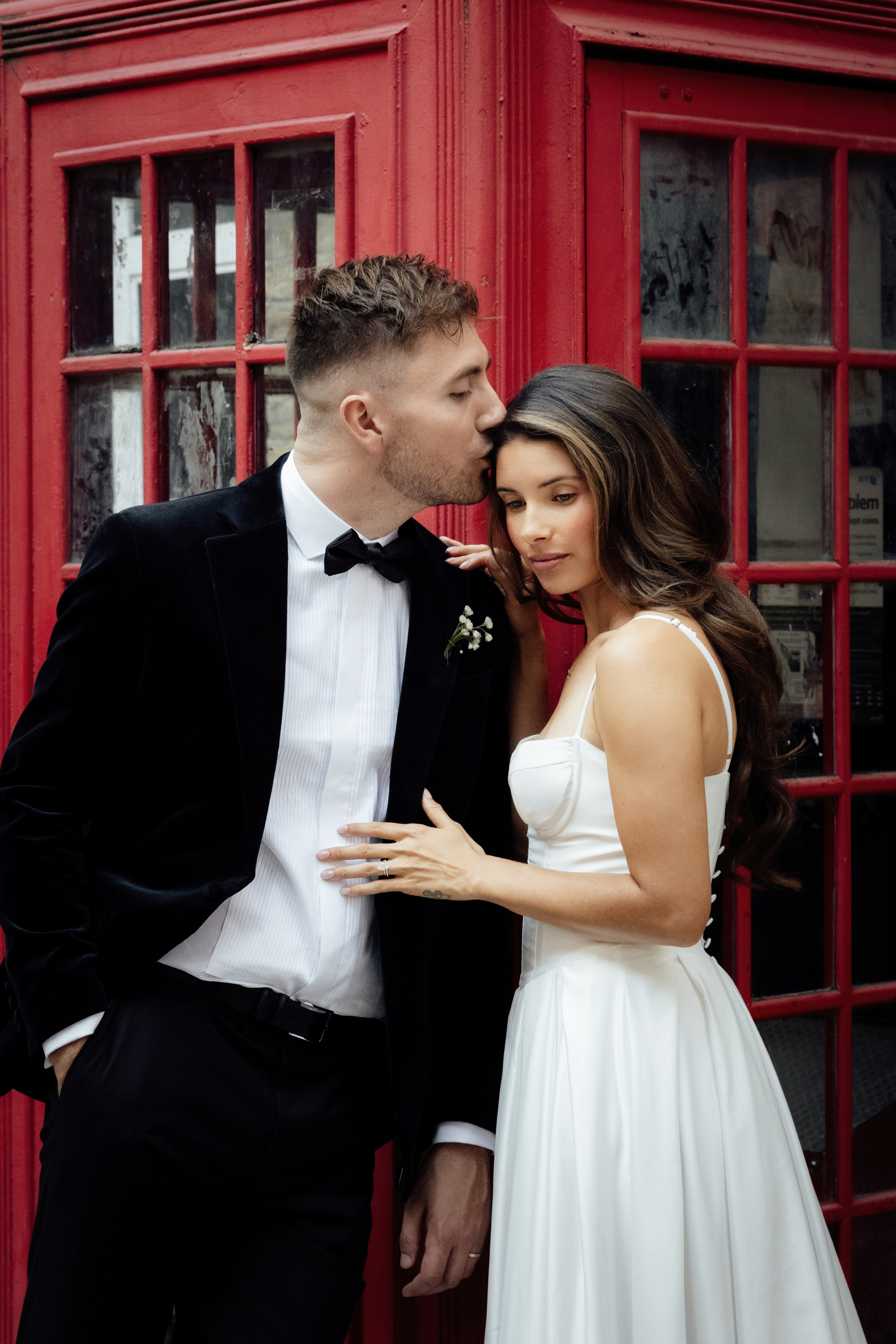 Chelsea Old Town Hall — Poppy & Jordan. Timeless Wedding & Event Photography — based London, working across Europe