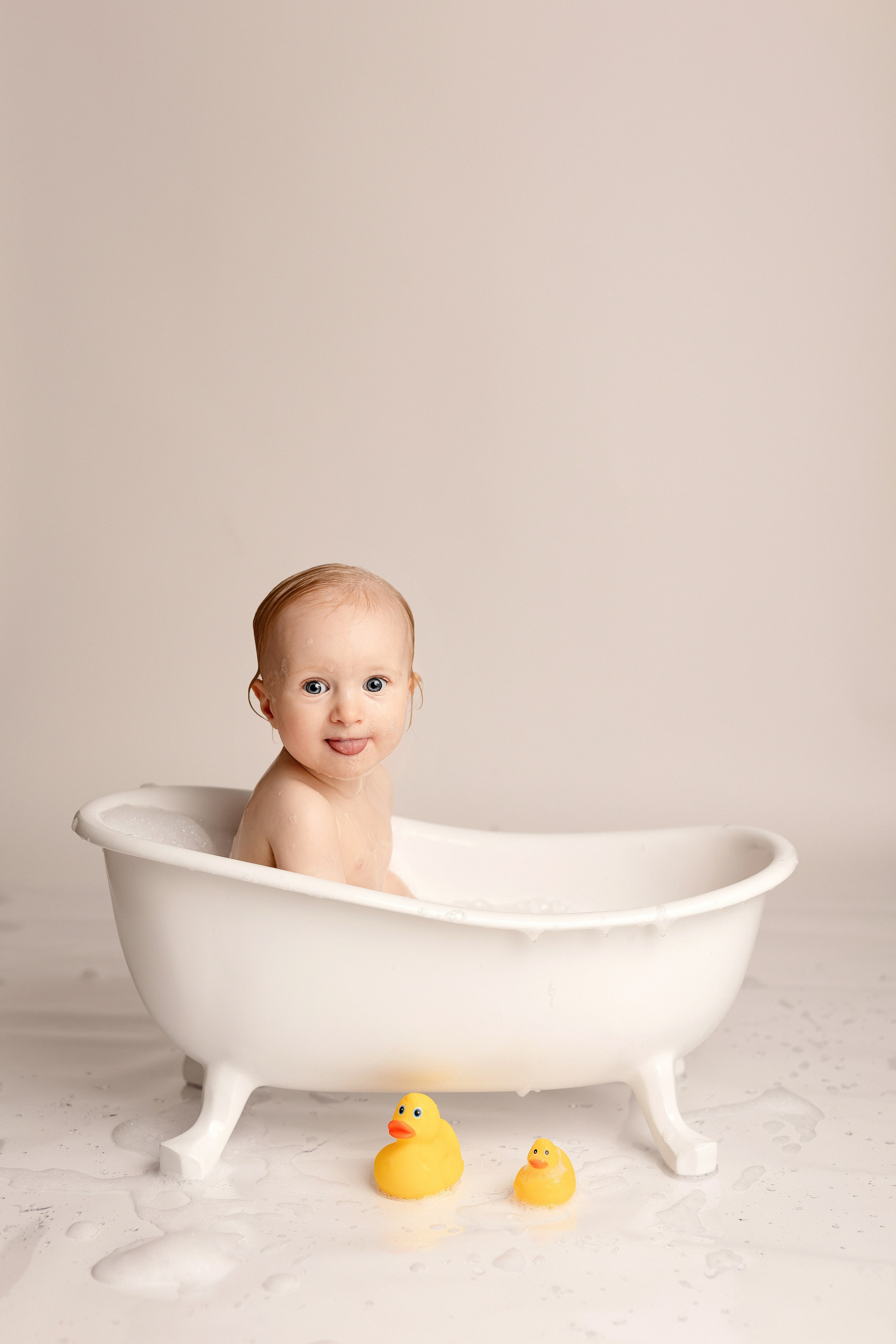 Cakesmash. NEUGEBORENEN und BABY Fotografin in WIEN und Umgebung