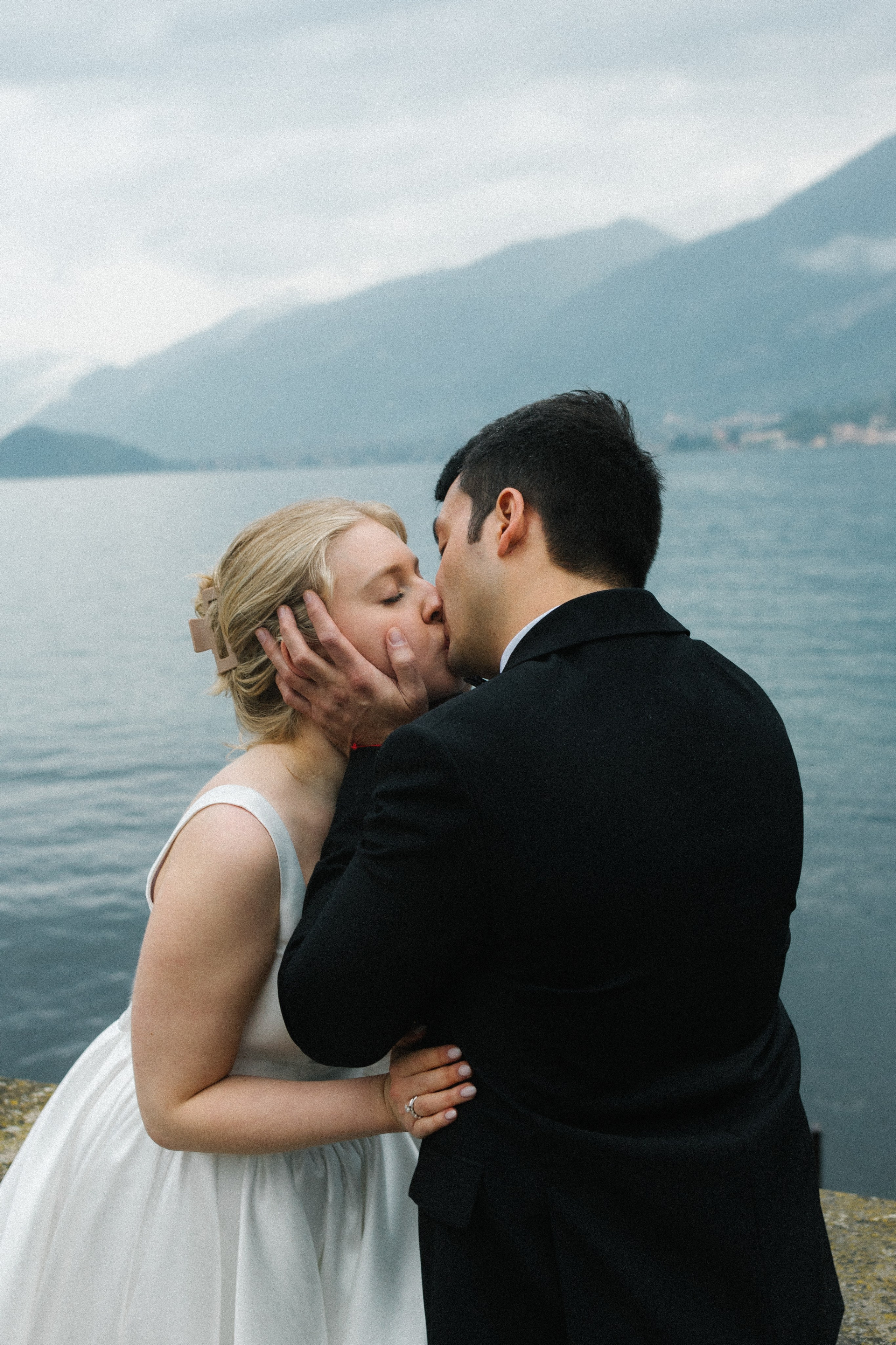 Rainy Day Wedding on Lake Como | Villa Serbelloni & Boat Photography. Photographer in Italy Anna Linnik