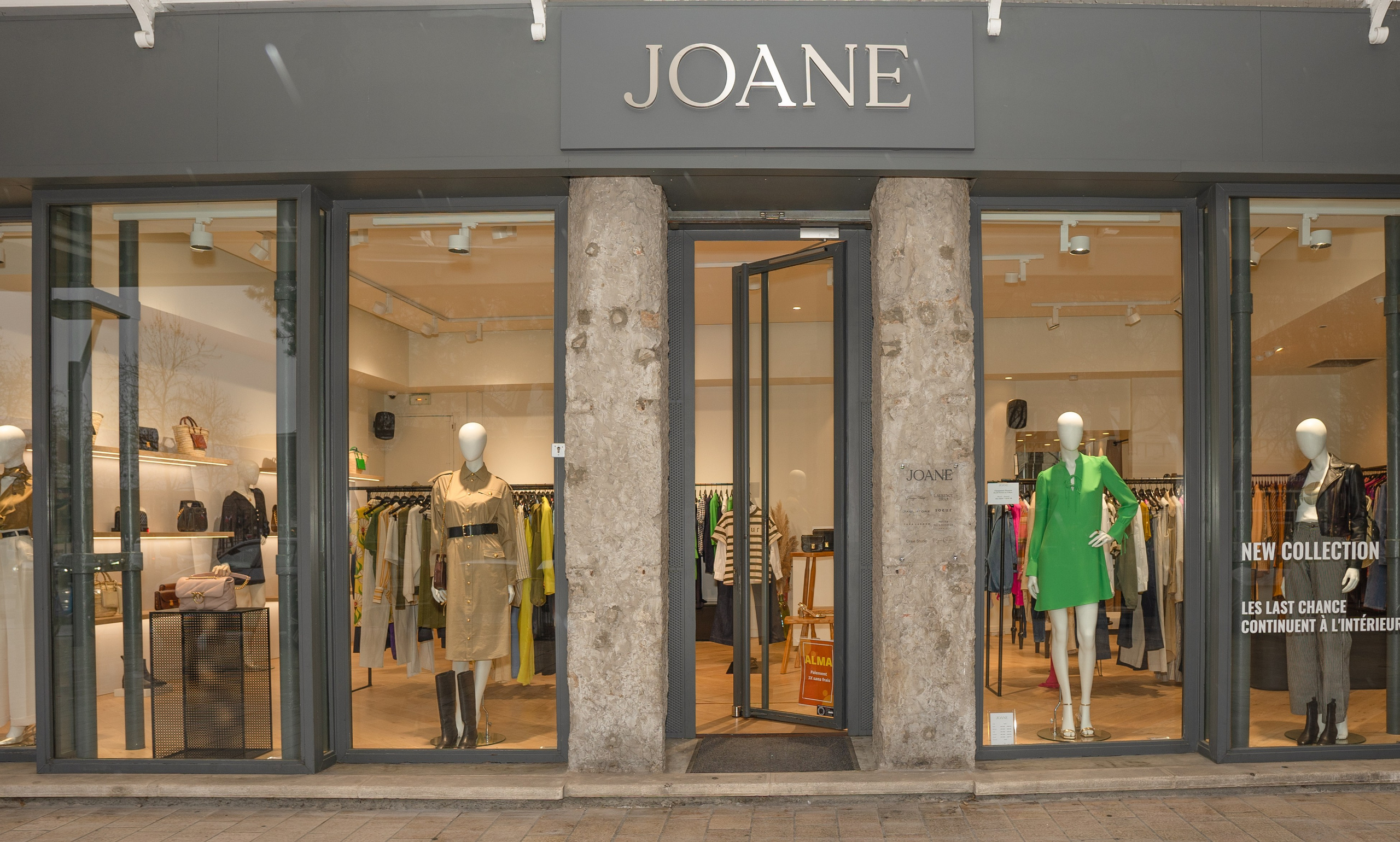 Magasin de vêtements JOANE. Petit trésor photos de famille, grossesse et nouveau-né à Roanne