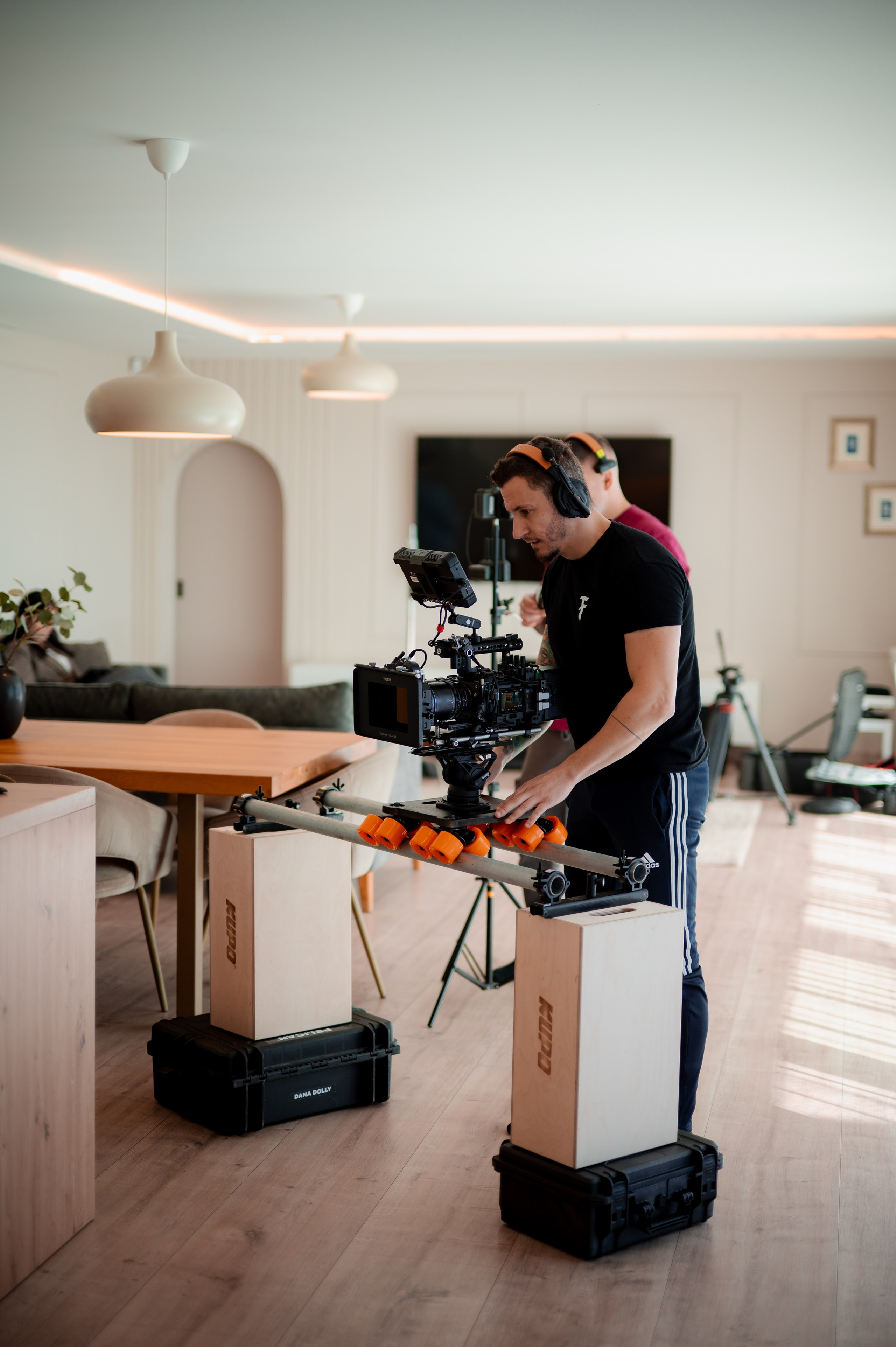 Behind the Scenes. Somesan Agency