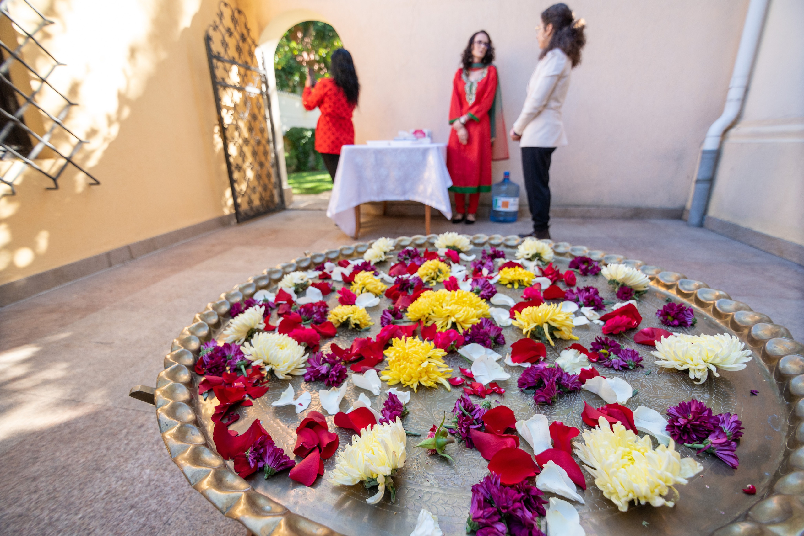 Corporate photographer, business photo session, corporate photographer price, Professional Services for Business Events, Business portraits, photos for events organized by companies, product photography, Bucharest business photos, Bucharest professional photos, Professional portrait photos, Bucharest corporate photographer, E Photography -commerce, corporate photographer price, corporate photography for web or magazine profile, commercial products, embassy photographer, embassy events