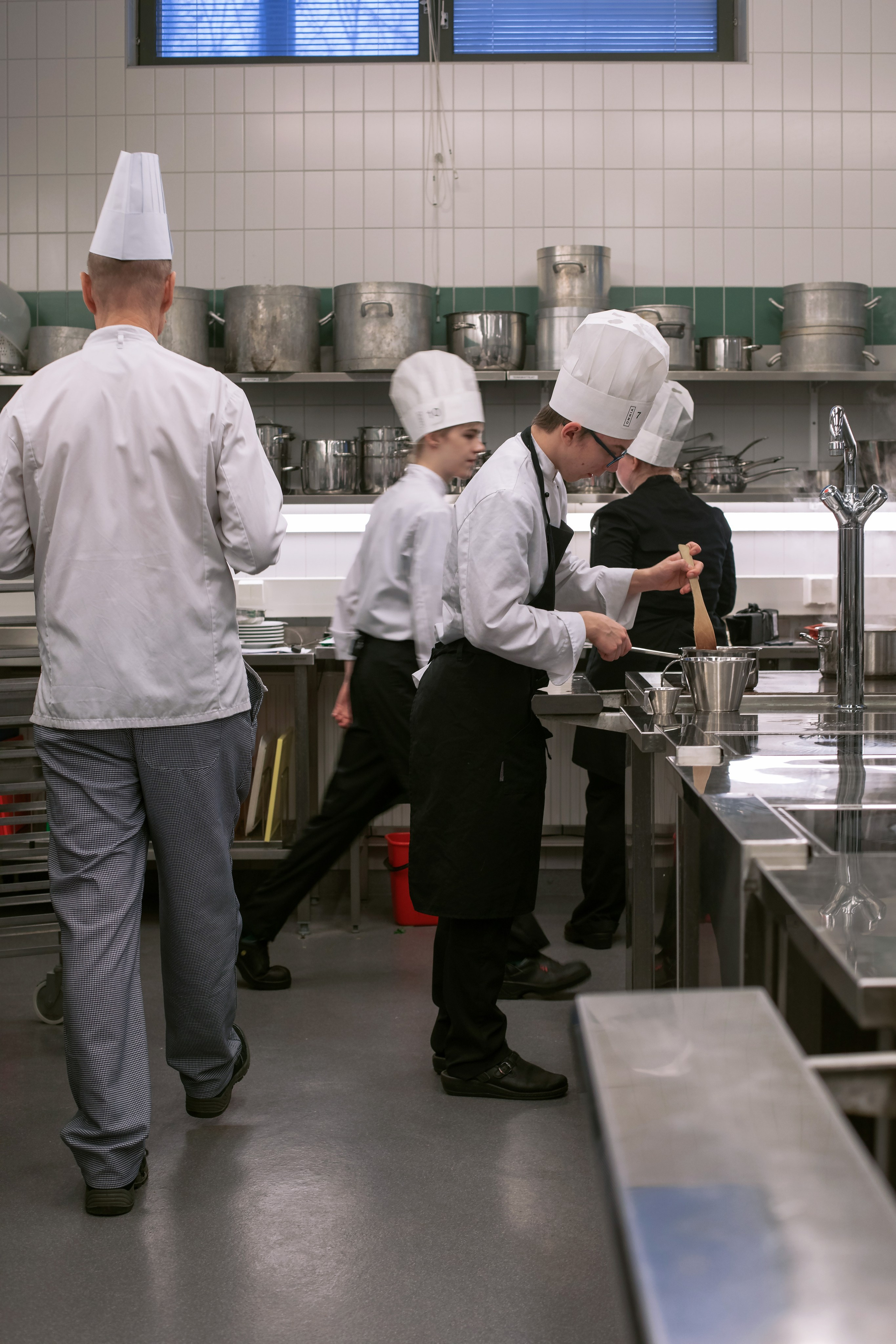 Kokki ja Tarjoilija. Ekaterina Mansur, muotokuvafotografi Suomessa (Helsingissä ja Uudellam