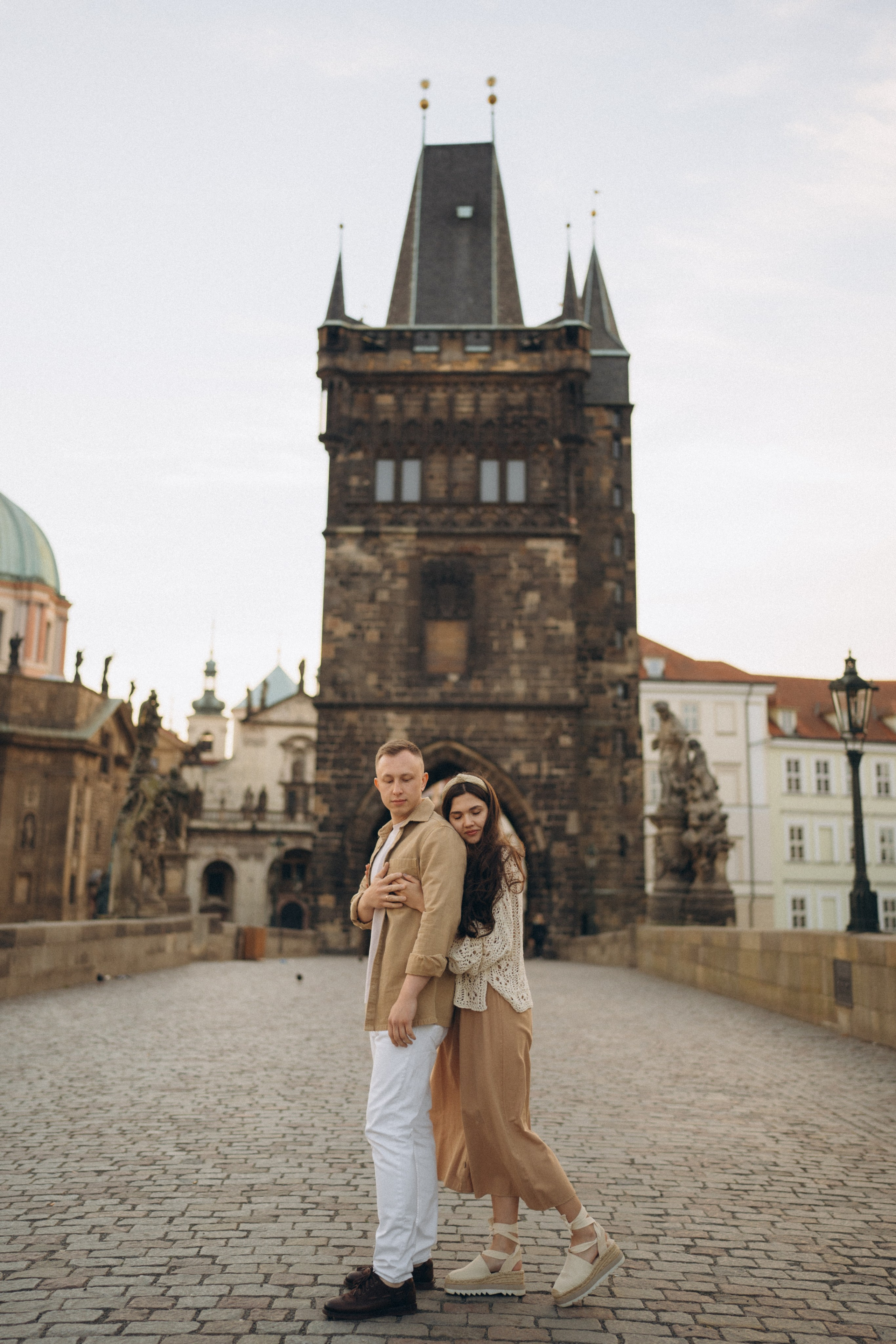 Prag Paarshooting. Elumi Fotografin Madeira