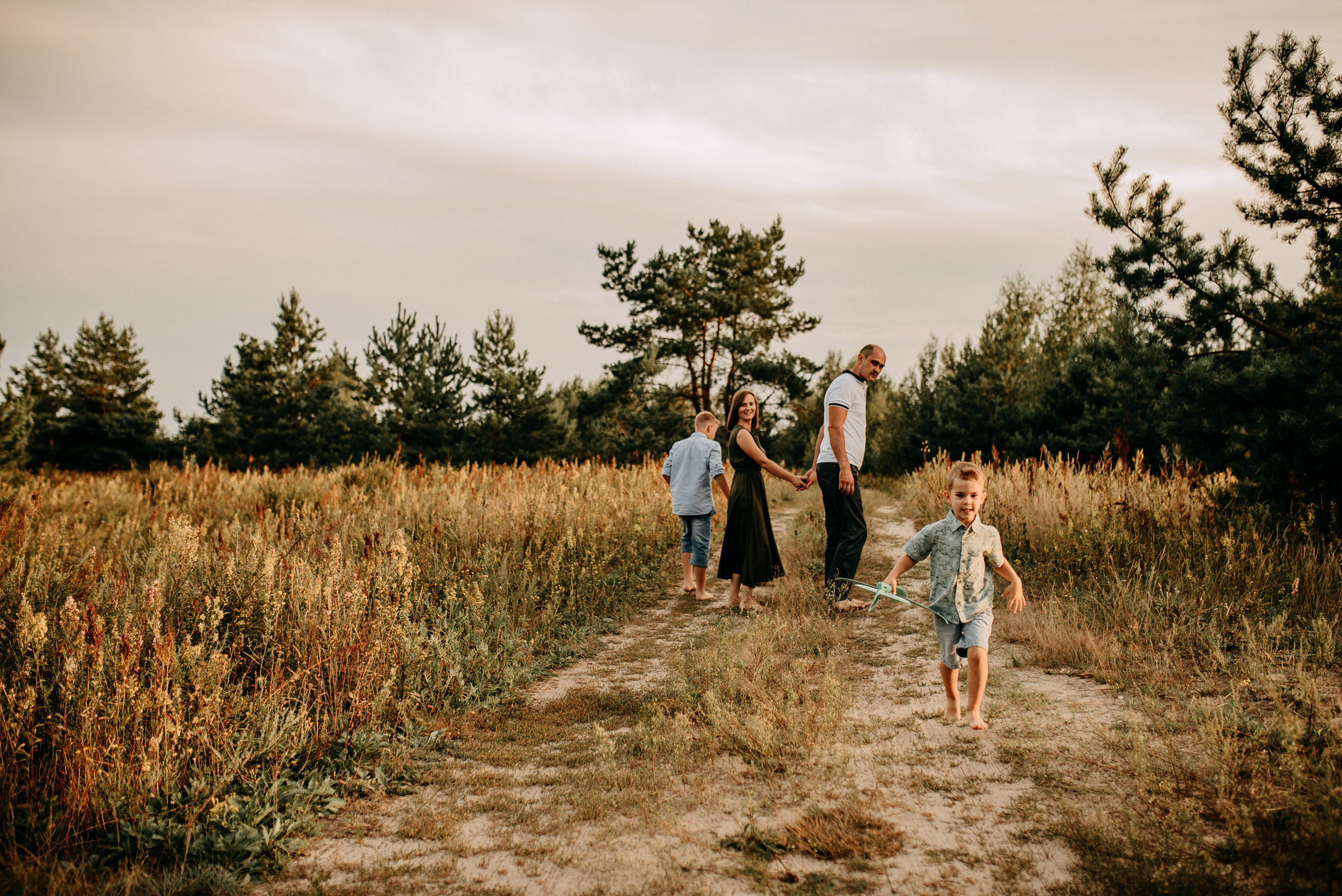 The walk in the forest. Wedding and portrait photographer in Beograd Ekaterina Makedonskaya