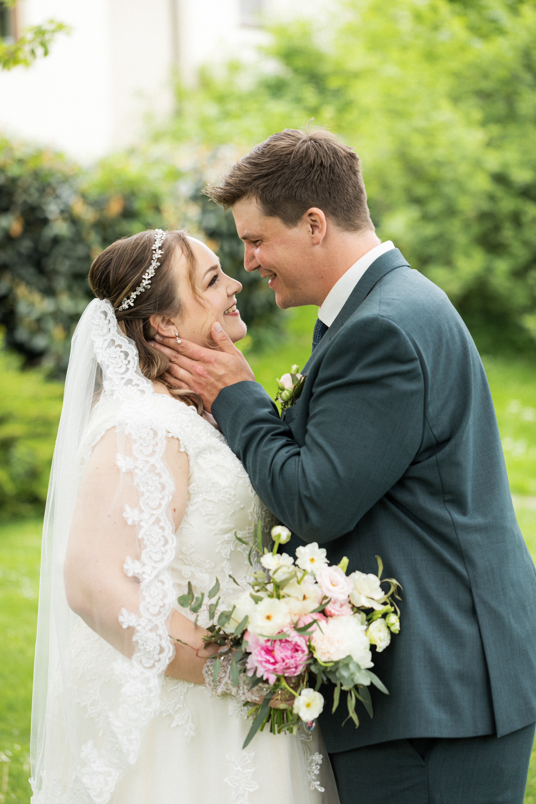 Kirchliche Trauung in Oerlinghausen. Hochzeitfotograf in Bielefeld