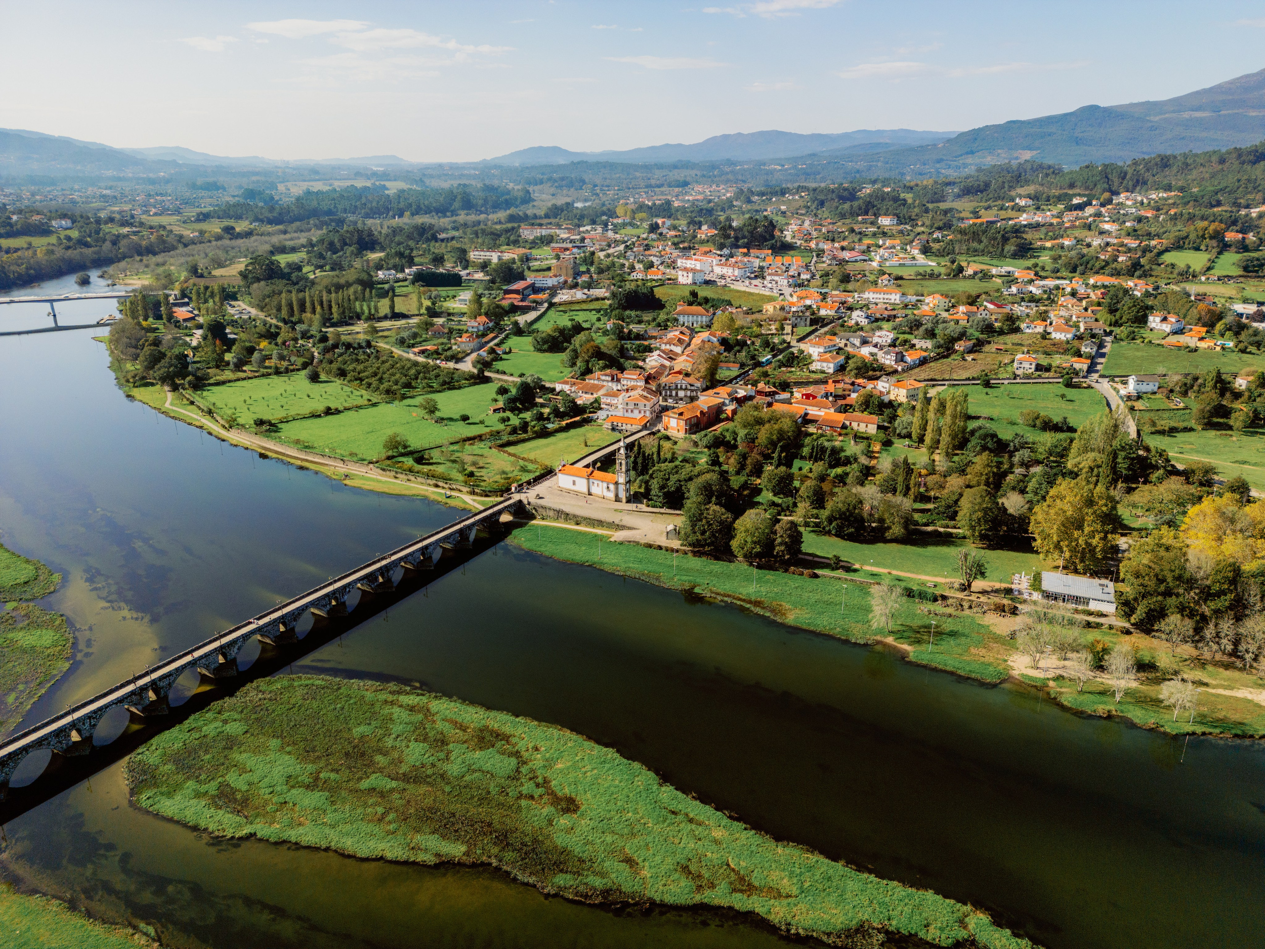 Сокровища Минью: Понти-ди-Лиму и Виана-ду-Каштелу