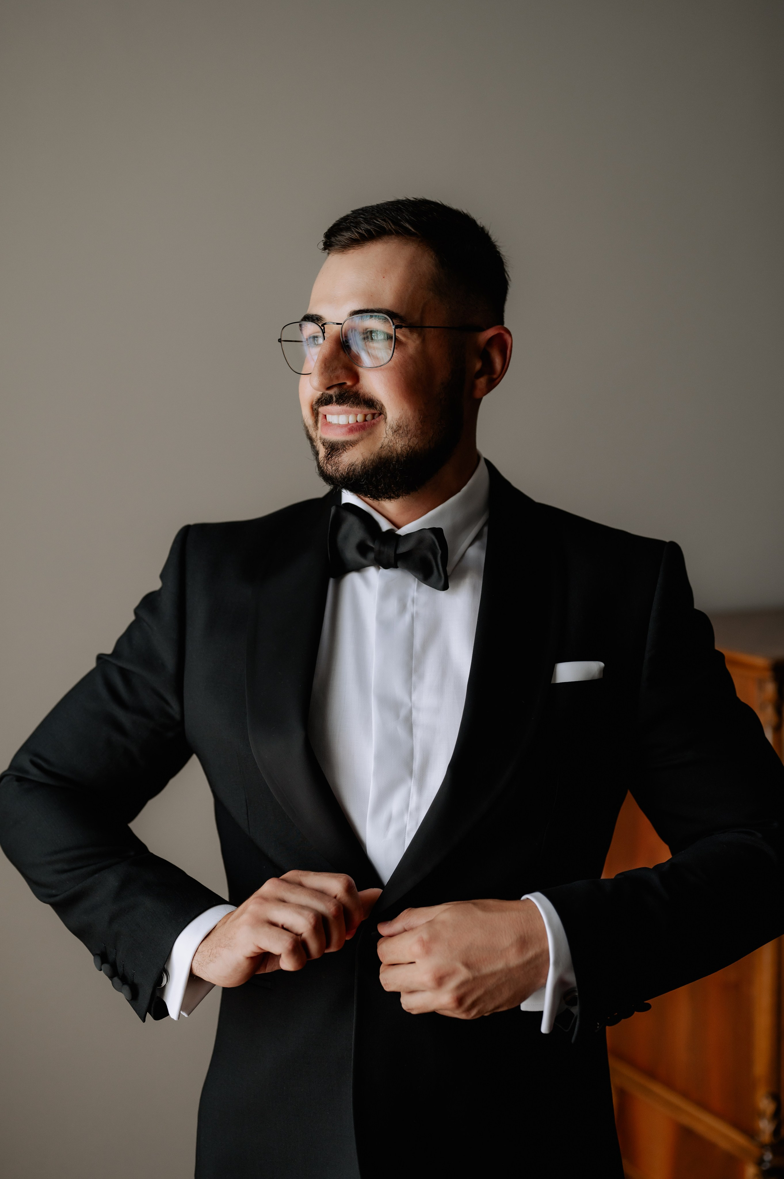 Cununie civila in aer liber , artificii de zi colorate , decor nunta , nunta la Hotel Traian. Proud Vision Weddings | Wedding Photography & Film — Servicii profesionale Foto Video Nunta Iasi