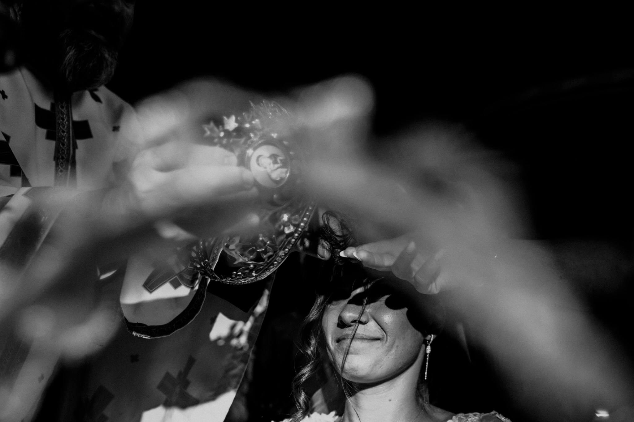 Fotograf profesionist de nuntă. Cu o abordare creativă și tehnici unice, spunem povestea voastră prin imagini pline de iubire și naturalețe. Descoperă arta fotografiei de nuntă . Fotograf Iasi, fotograf de nunta Suceava. Fotografii de nuntă. Pachet fotografii de nuntă. Fotograf Iasi, fotograf Suceava, fotograf Botosani, fotograf Romania. Servicii foto nuntă. Servicii foto-video.