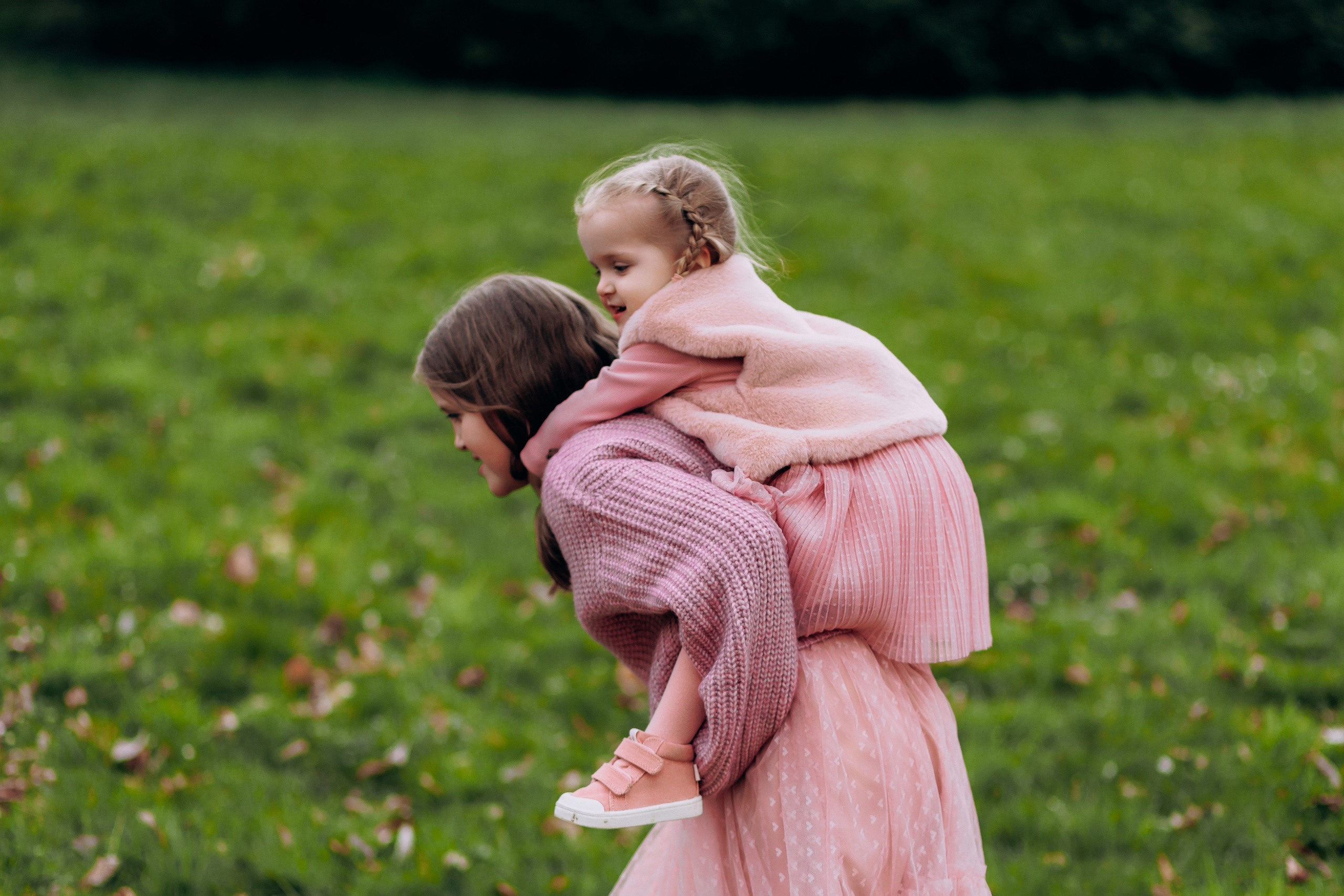 Tatiana, Alisa, Daria. Wedding and Family Photograph