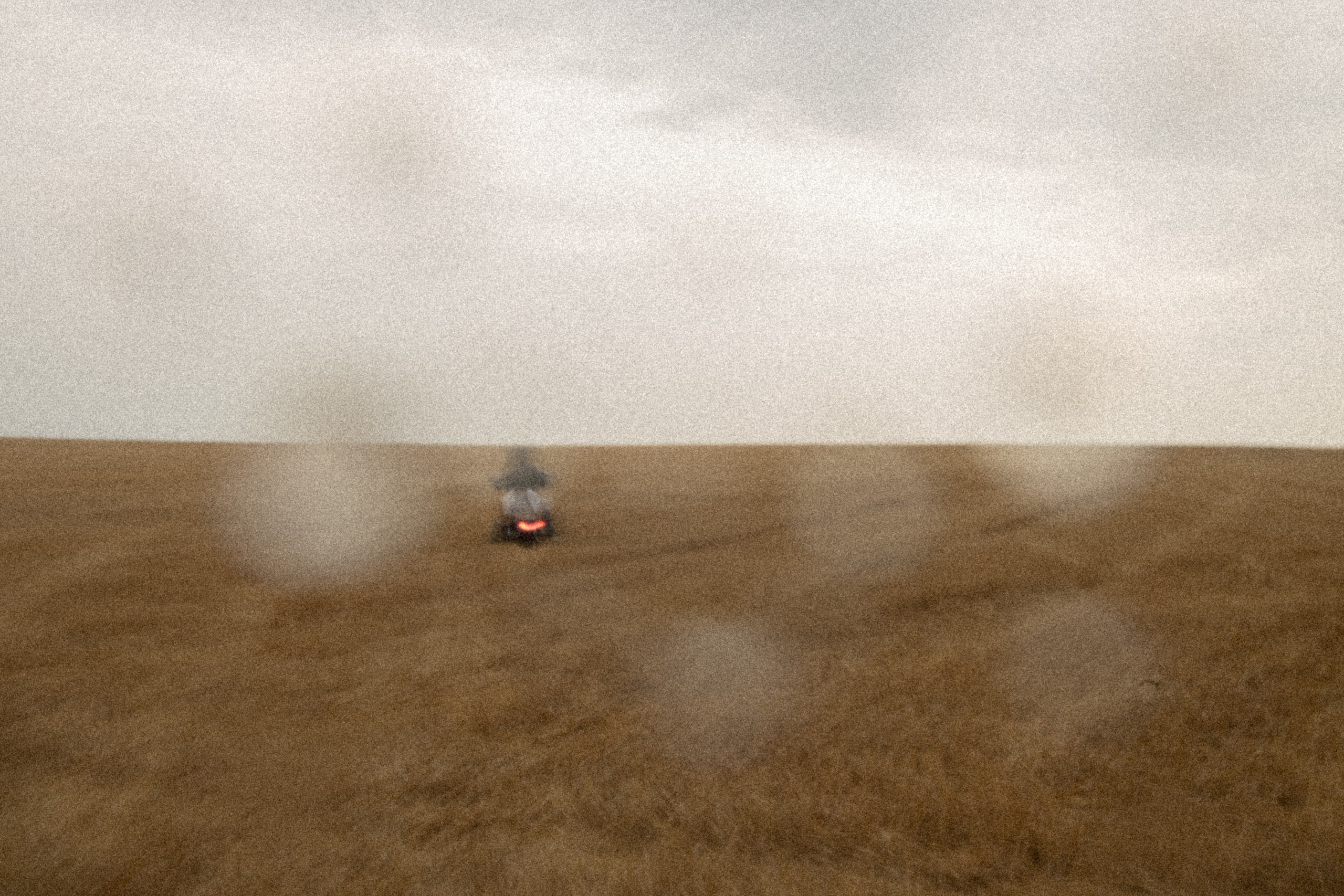 Balade en moto. Histoires d’amour, séances photos de famille et de mariage en France