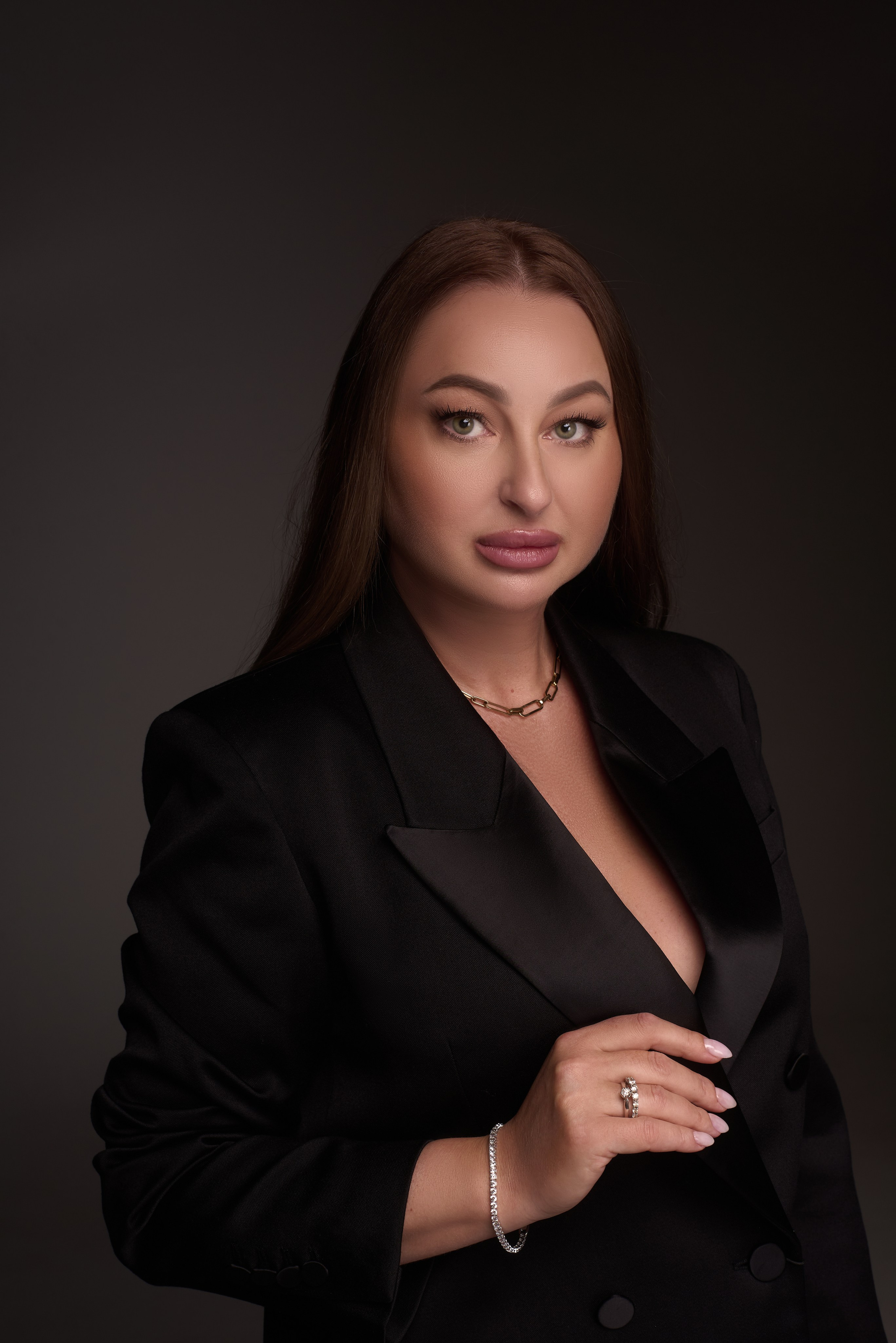 Profesjonalna Sesja Biznesowa i Wizerunkowa – Zdjęcia, które Podkreślą Twój Sukces. Portrait & Fashion Photographer | Сannes, Paris, Monaco, Dubai, Kyiv — - Alisa Postnykova