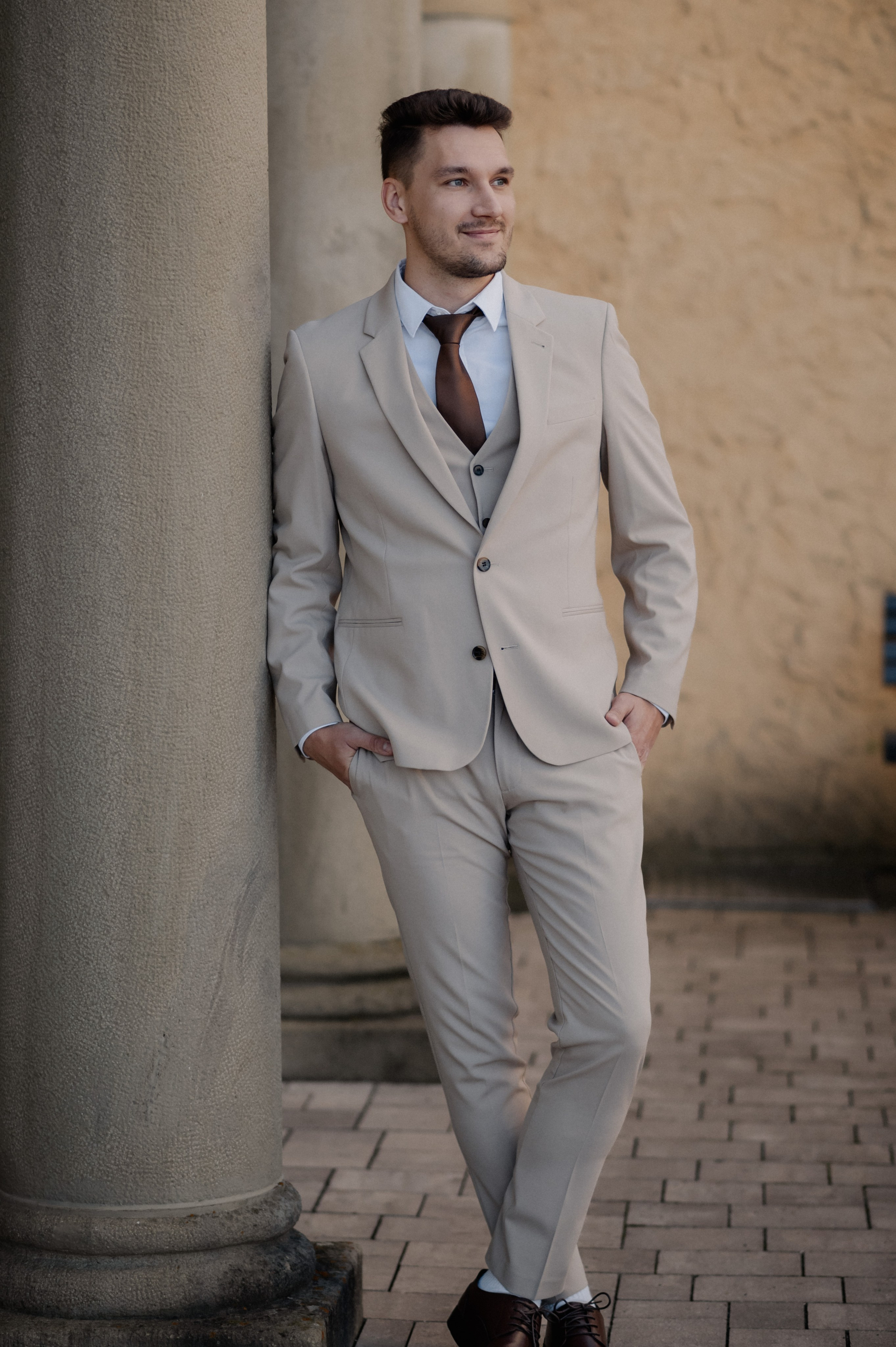 CIVIL WEDDING IN STADTSCHLOSS IN HERRIEDEN. Photographer in Nuremberg Irina Mehnert from Ansbach
