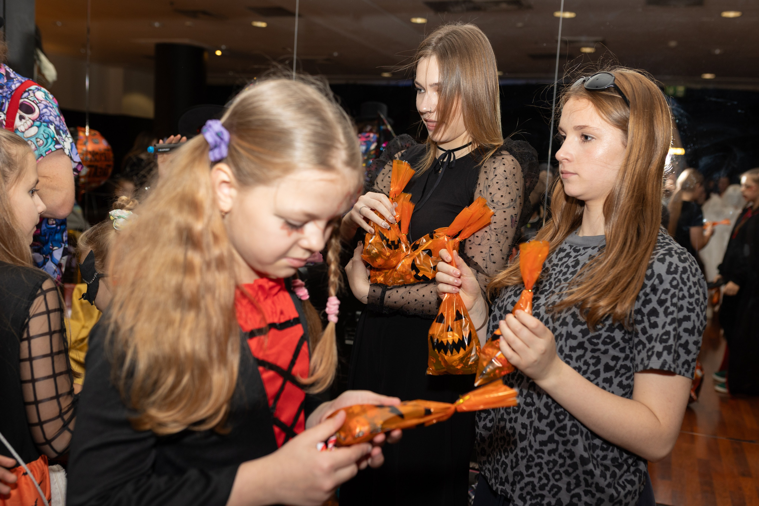 Leo dance studio Helloween 2025. Семейный и детский фотограф в Варшаве Мила Бобровская