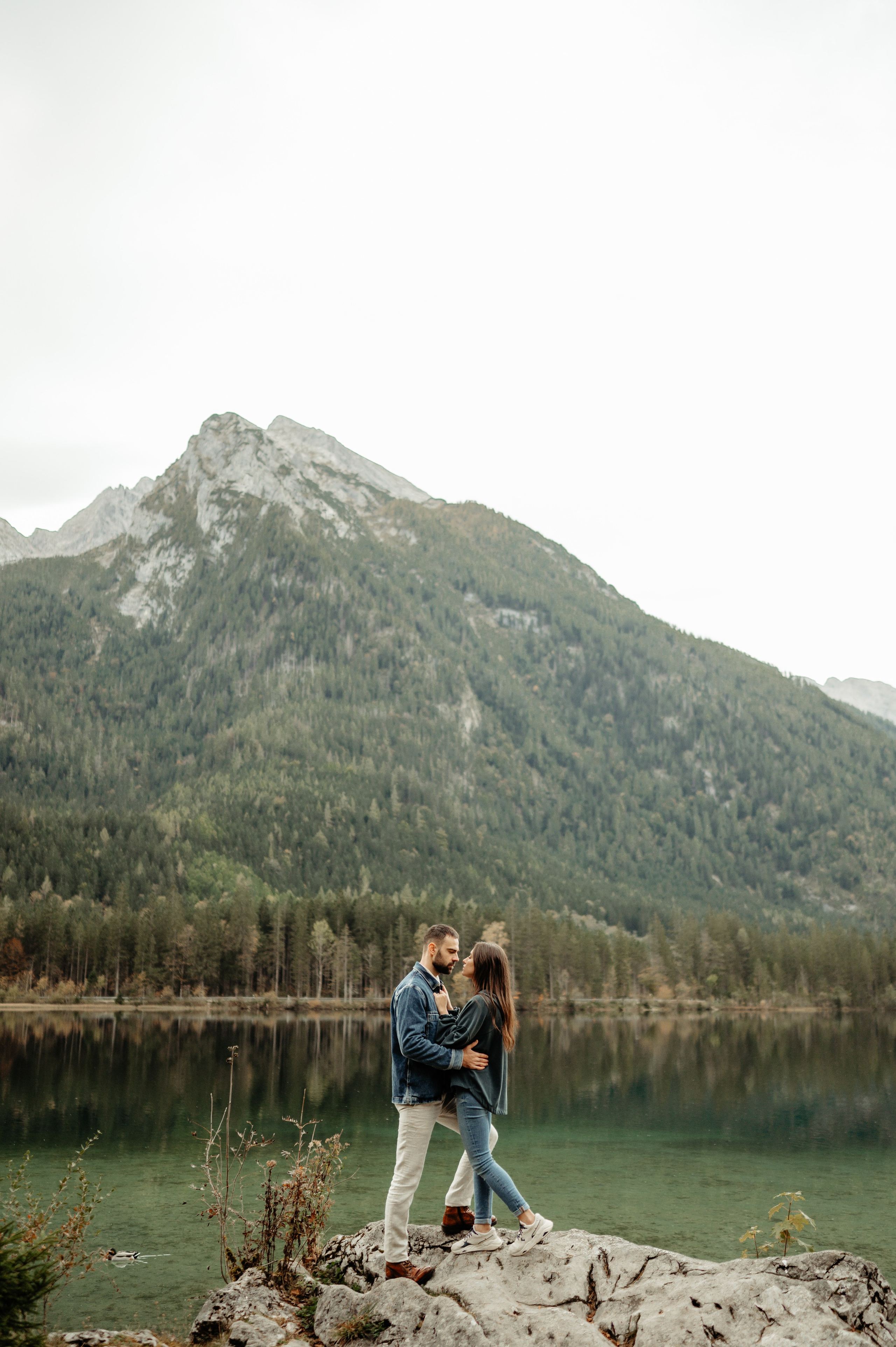 Denis Hanganu din Clanul si sotia lui Raluca, in Hintersee Austria. Proud Vision Weddings | Wedding Photography & Film — Servicii profesionale Foto Video Nunta Iasi