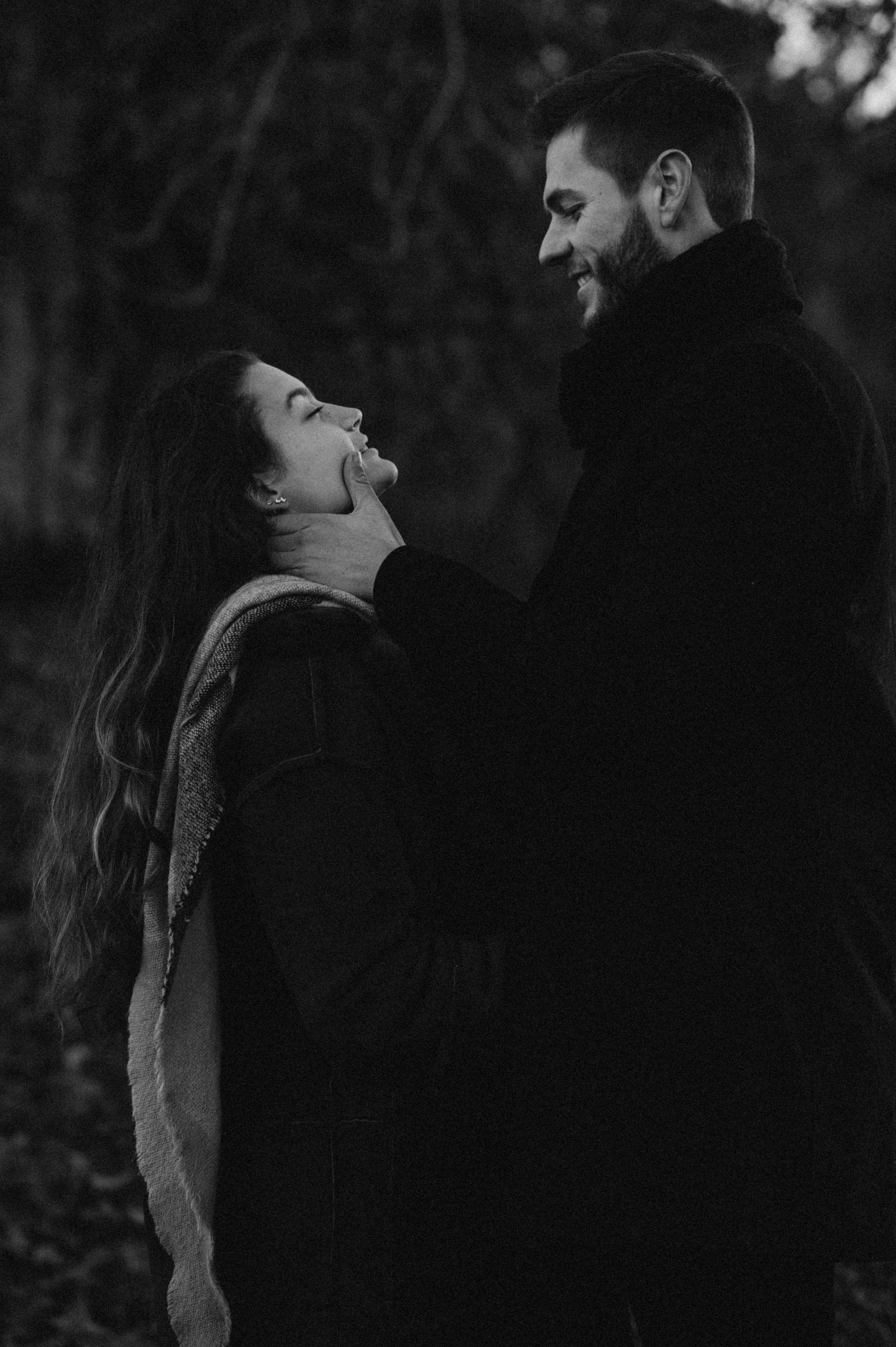 Wenn der Wind flüstert | Paarshooting am Gelben Berg. Фотограф в Нюрнберге Ирина Менерт из Ансбаха