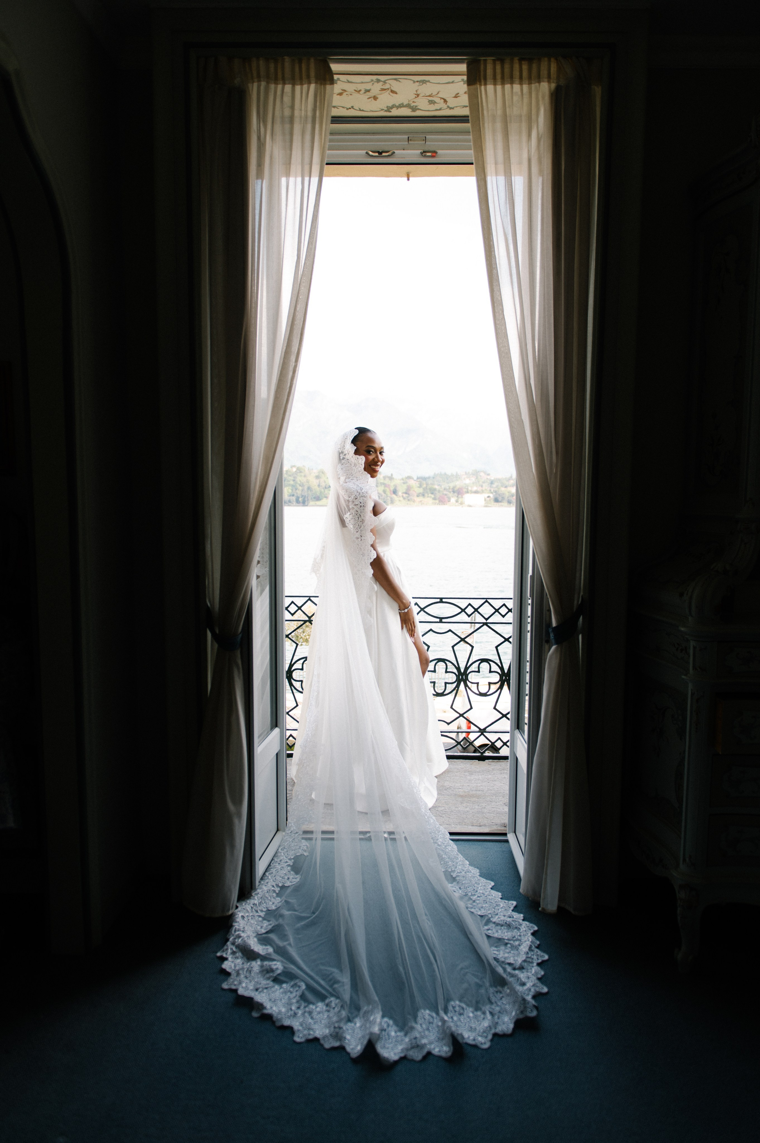 Lake Como. Lake Como Photographer — Proposal | Wedding | Elopement